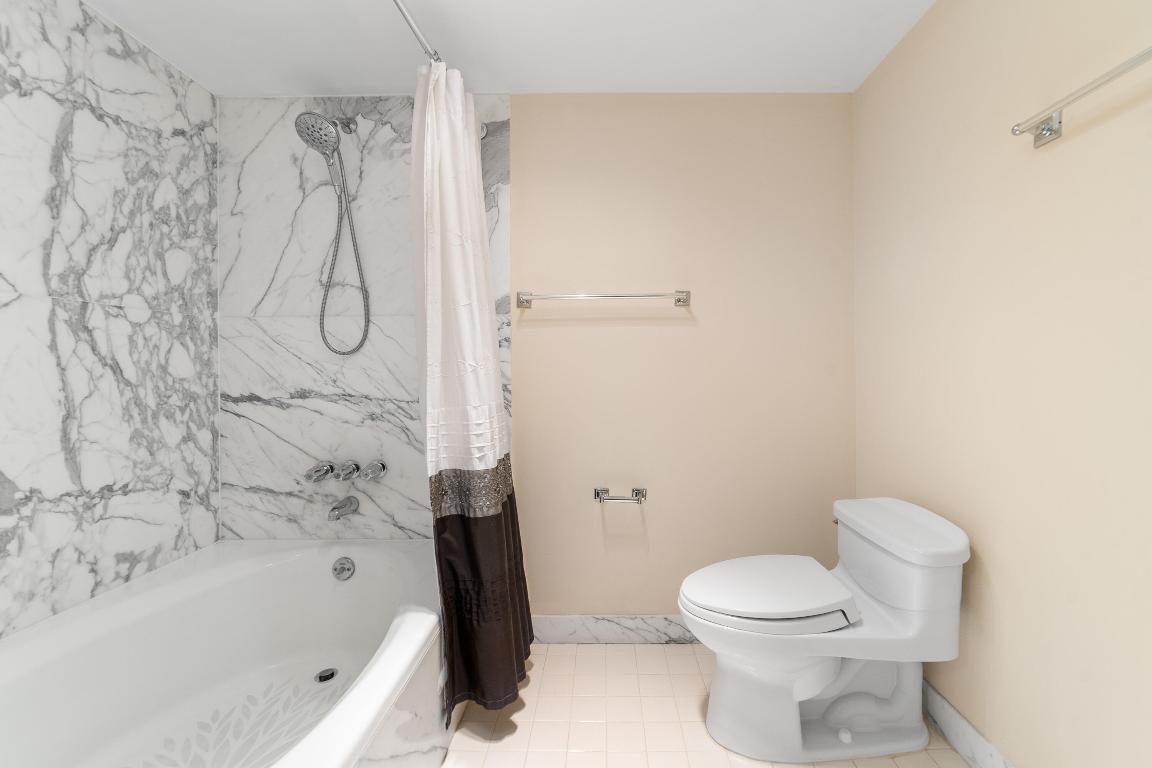 BRAEMAR ISLE CONDO - Residential