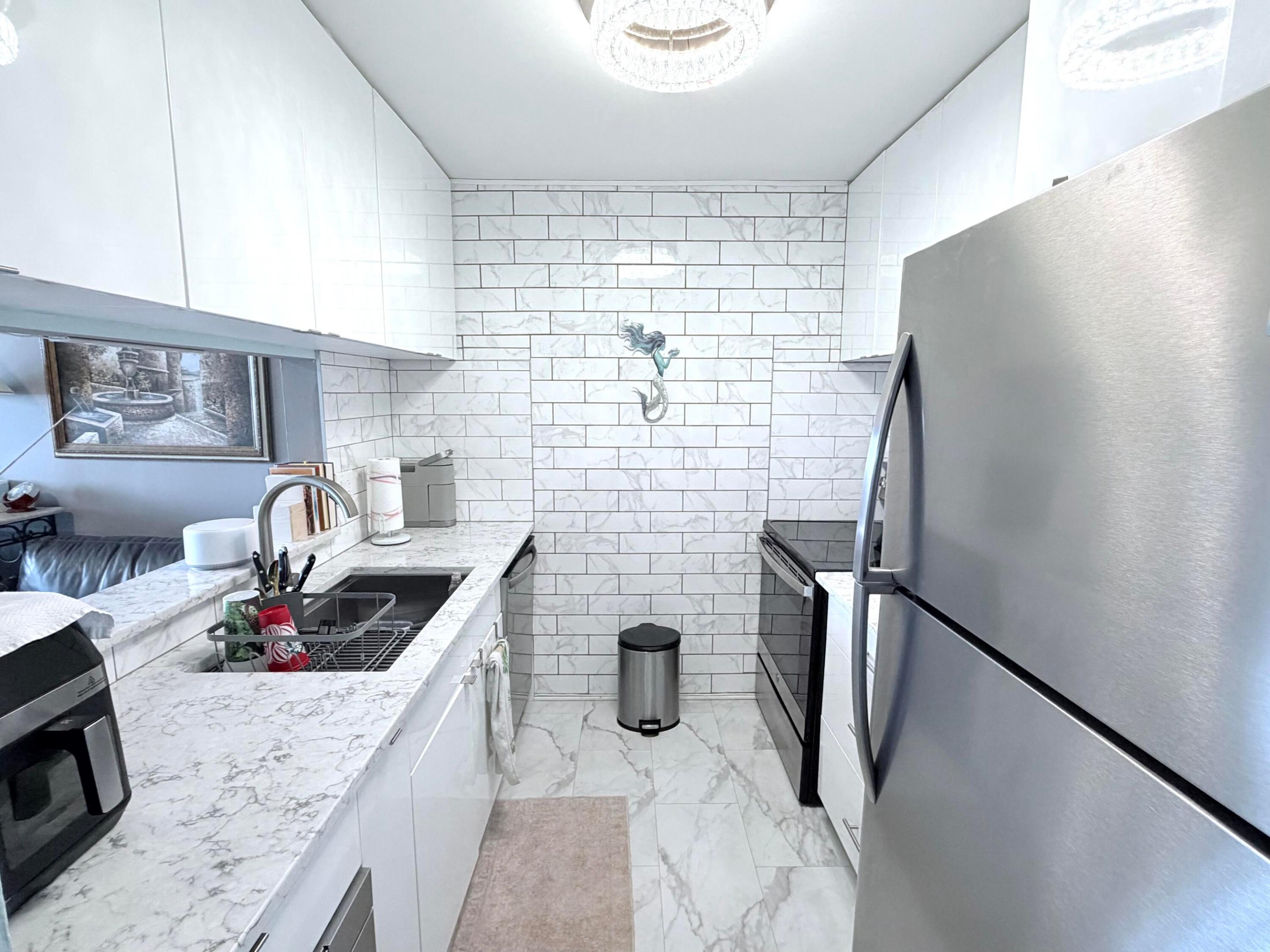 ISLAND CLUB TWO CONDO - Residential