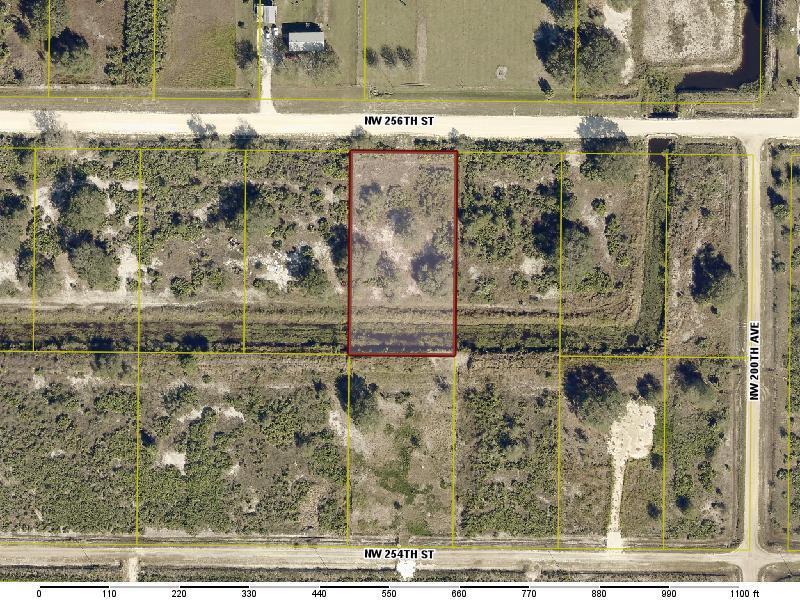 Build or bring your dream home and barn on this beautiful high and dry 1.25 acre lot. So much to enjoy in Okeechobee County. Come to The Kissimmee River Preserve State Park West of this area as well is the Kissimmee River. The Kissimmee River flows into Lake Okeechobee and is well known for some of the best fishing. whether you like Fishing, hunting, mudding agriculture or just privacy here you have it all.