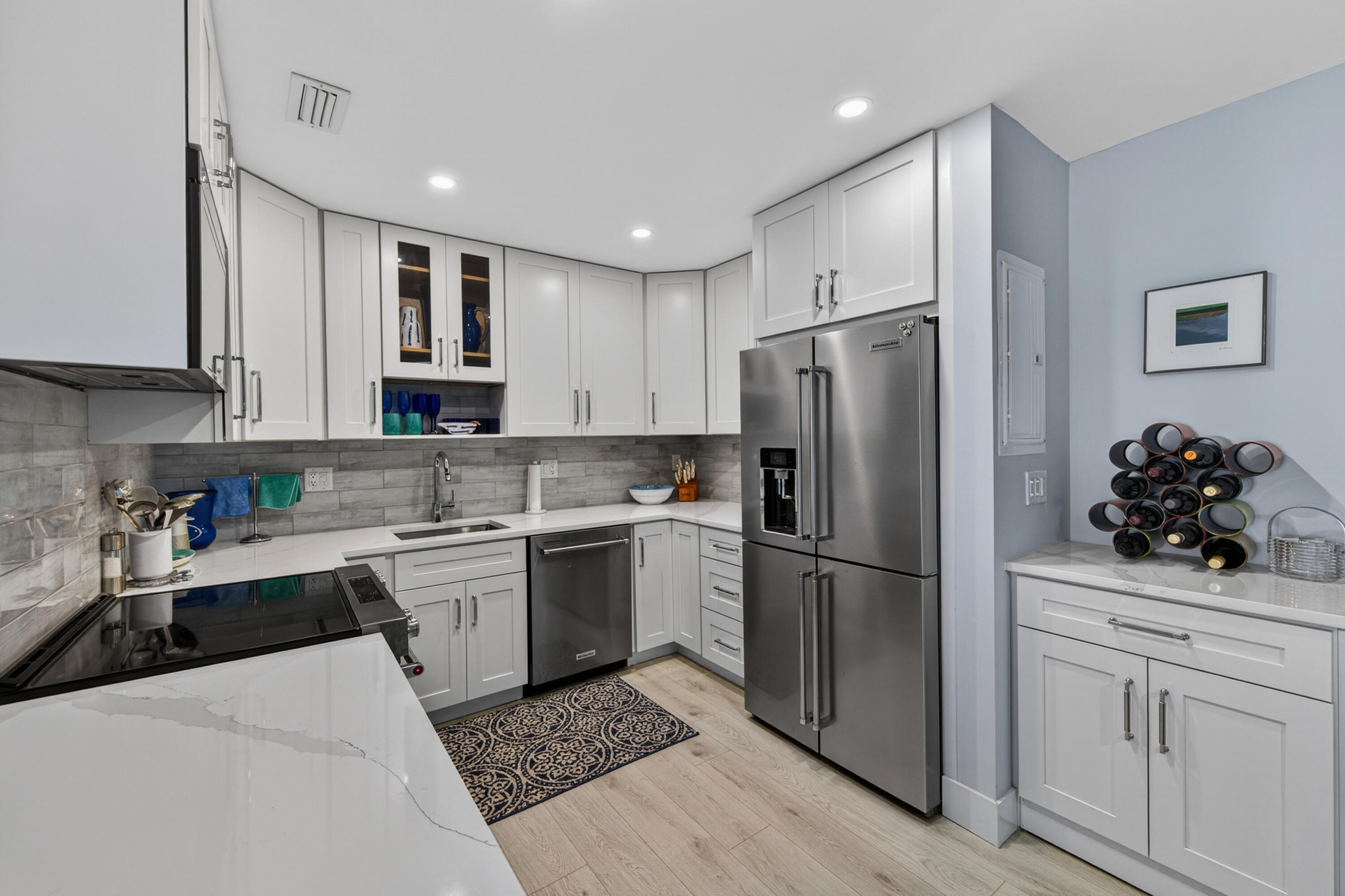BAY COLONY CLUB CONDO - Residential Lease
