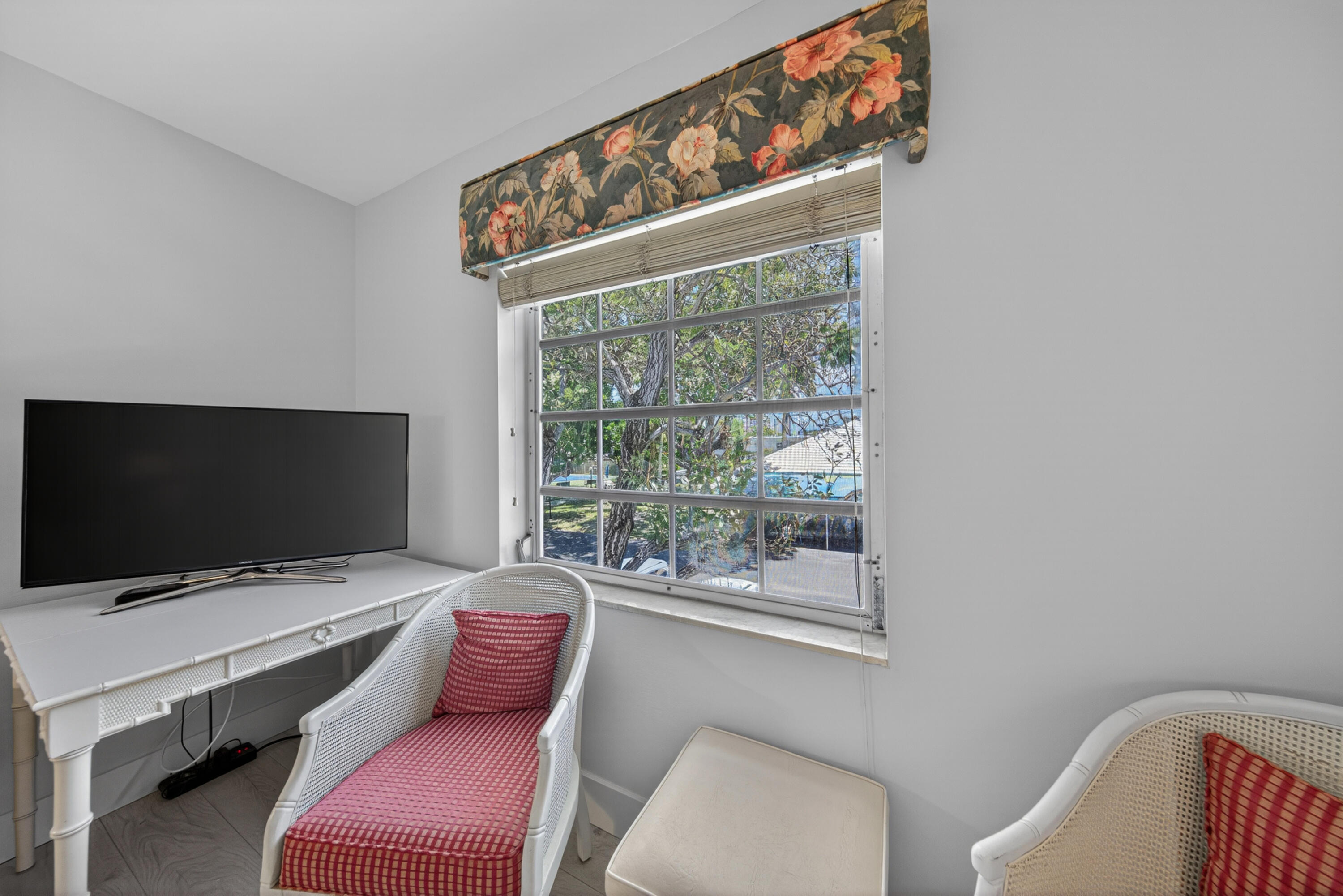 BAY COLONY CLUB CONDO - Residential Lease