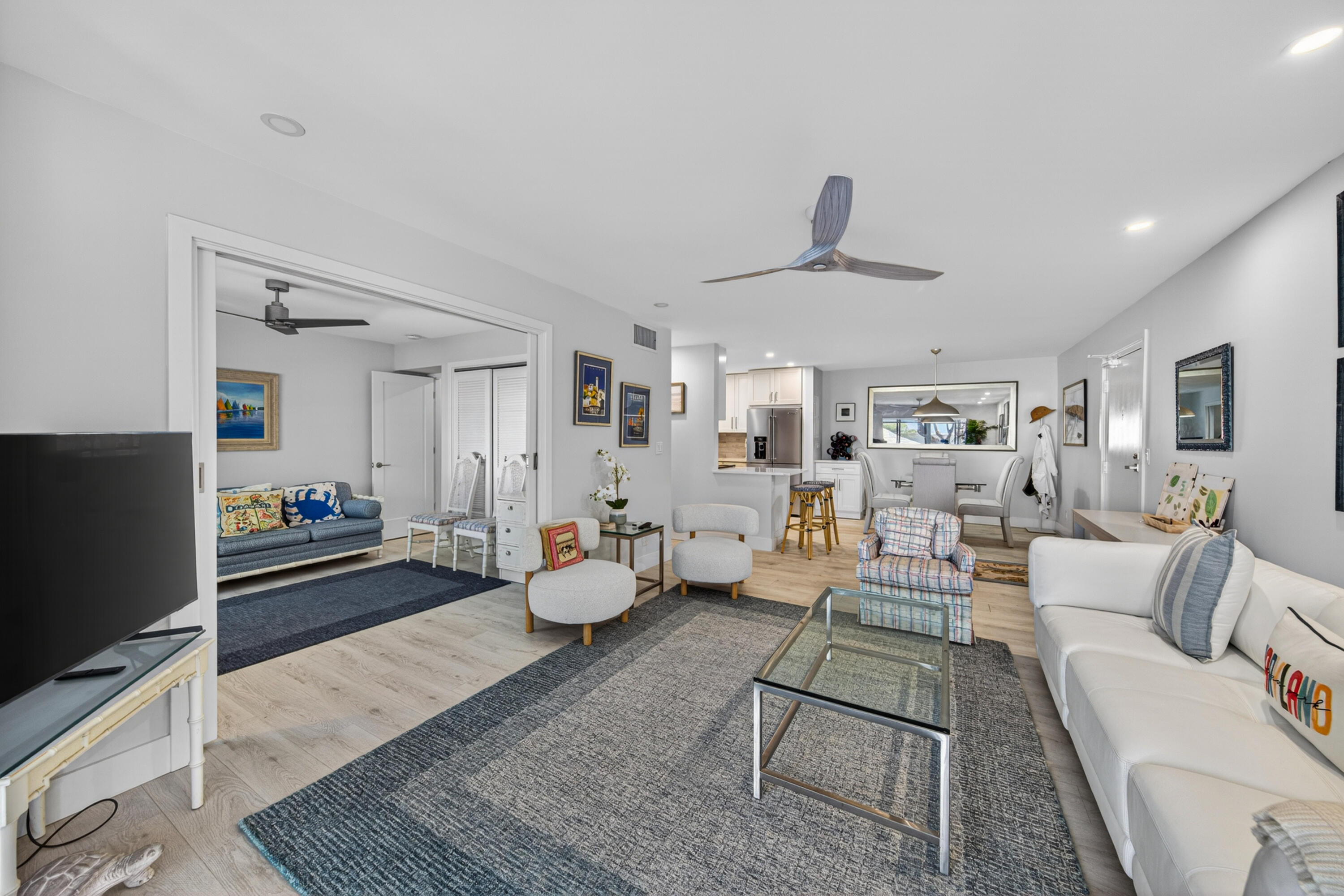 BAY COLONY CLUB CONDO - Residential Lease