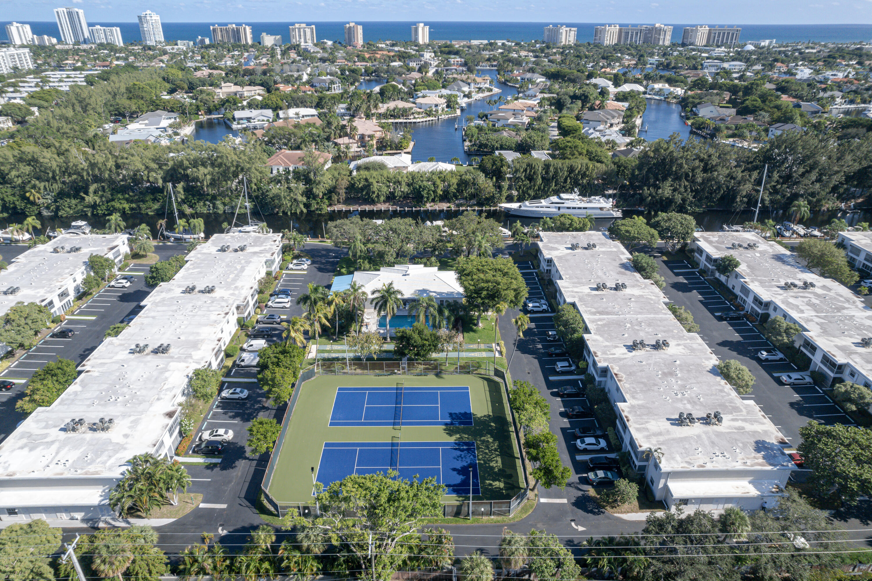 BAY COLONY CLUB CONDO - Residential Lease