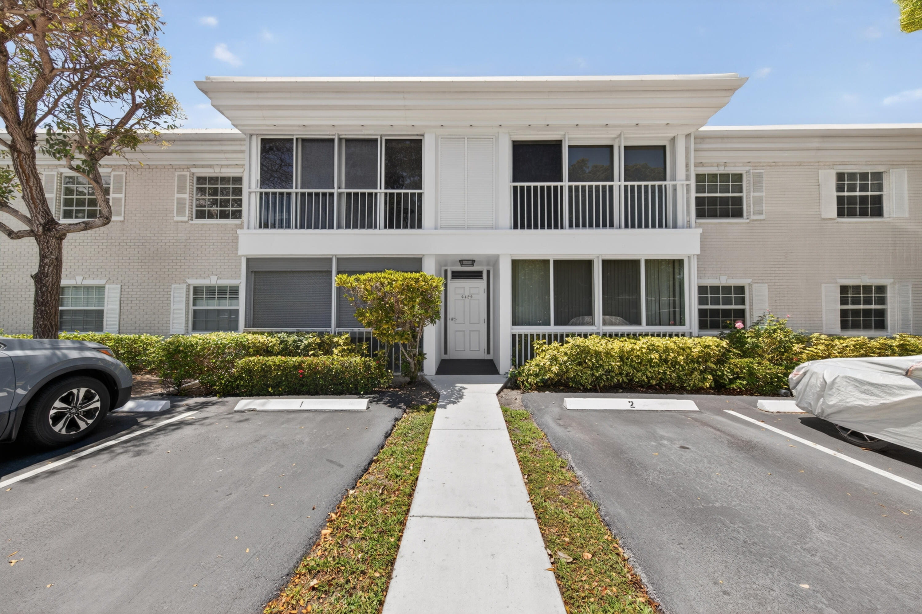 BAY COLONY CLUB CONDO - Residential Lease