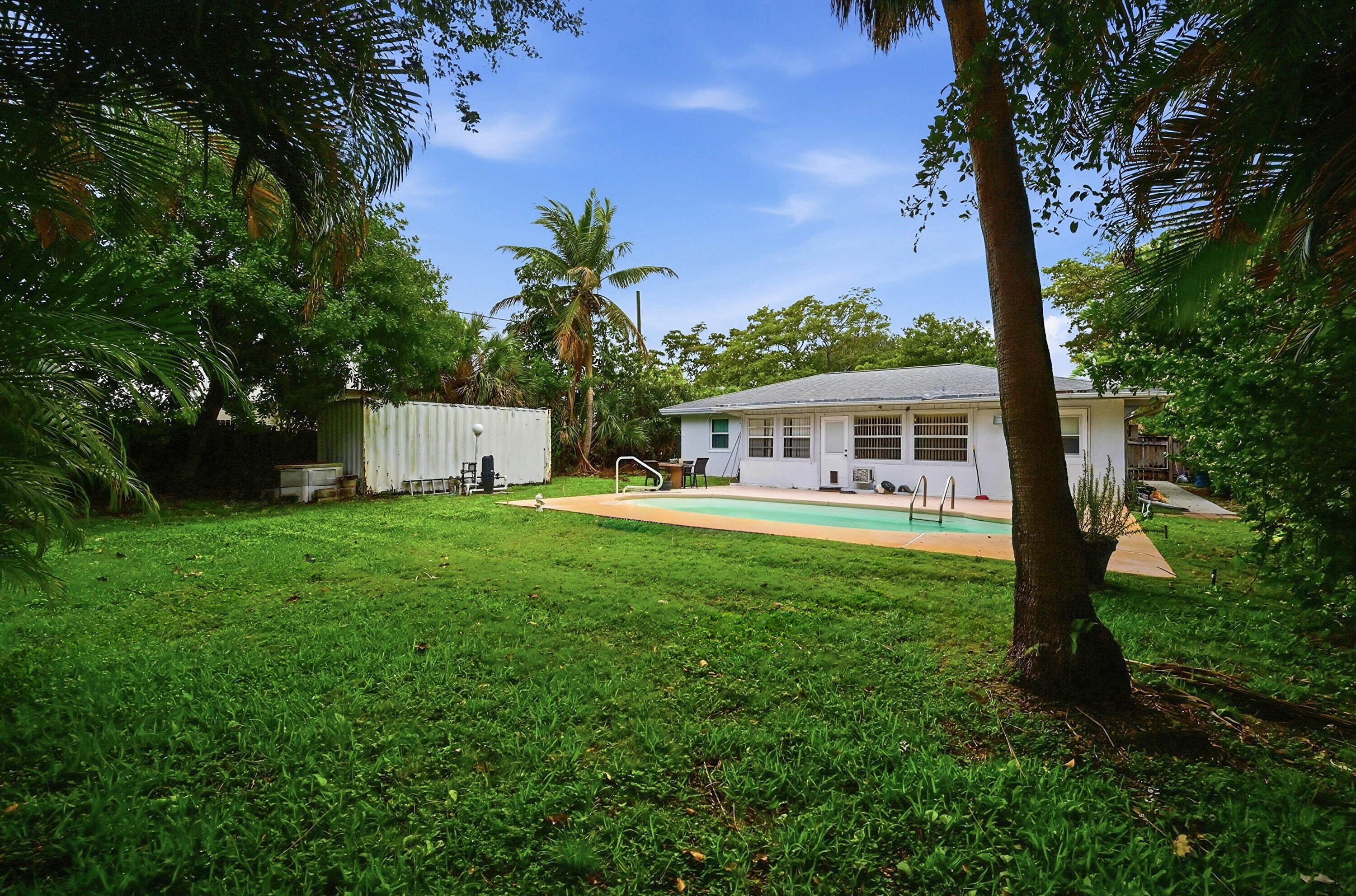 CRESTVIEW BOYNTON - Residential