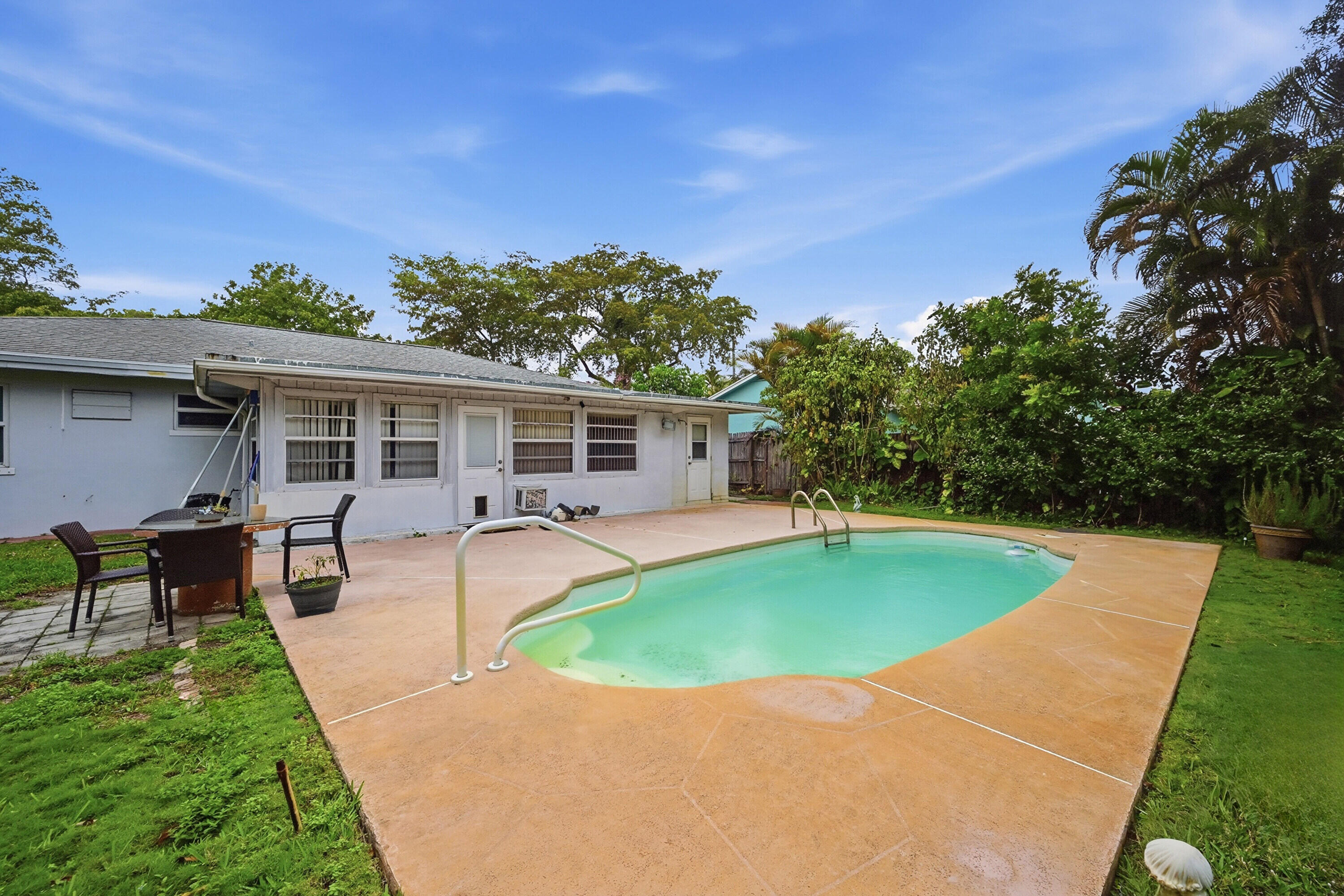 CRESTVIEW BOYNTON - Residential