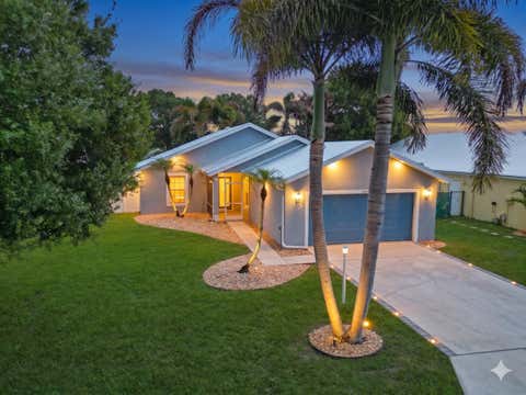 Photo of 2565 SW Riviera Road, Stuart, FL 34997 (MLS # B26022216)