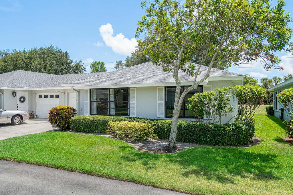 Photo of 9945 PAPAYA TREE Trail #B, Boynton Beach, FL 33436 (MLS # B26057312)