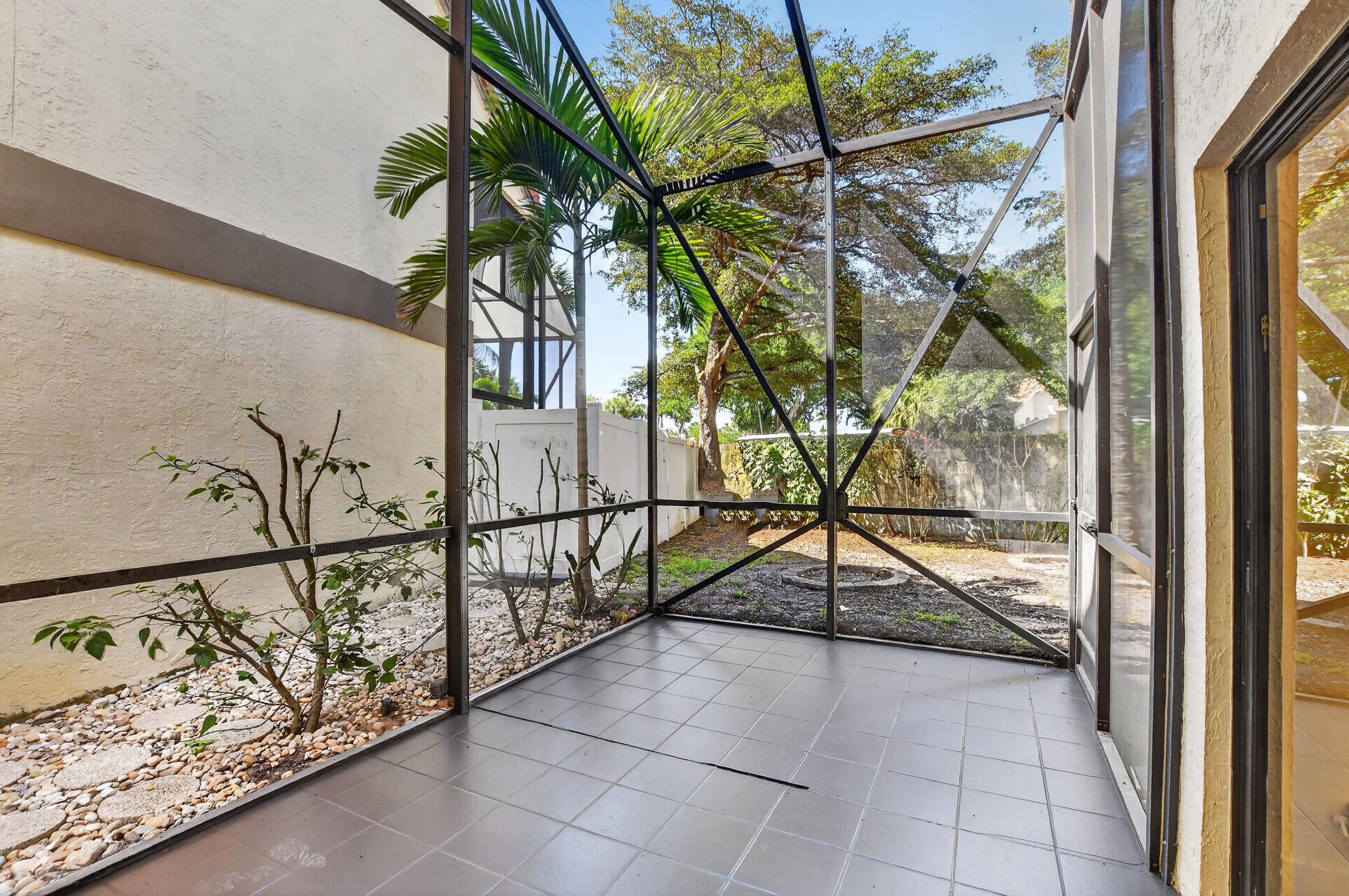 BOCA HERMOSA GARDENS - Residential