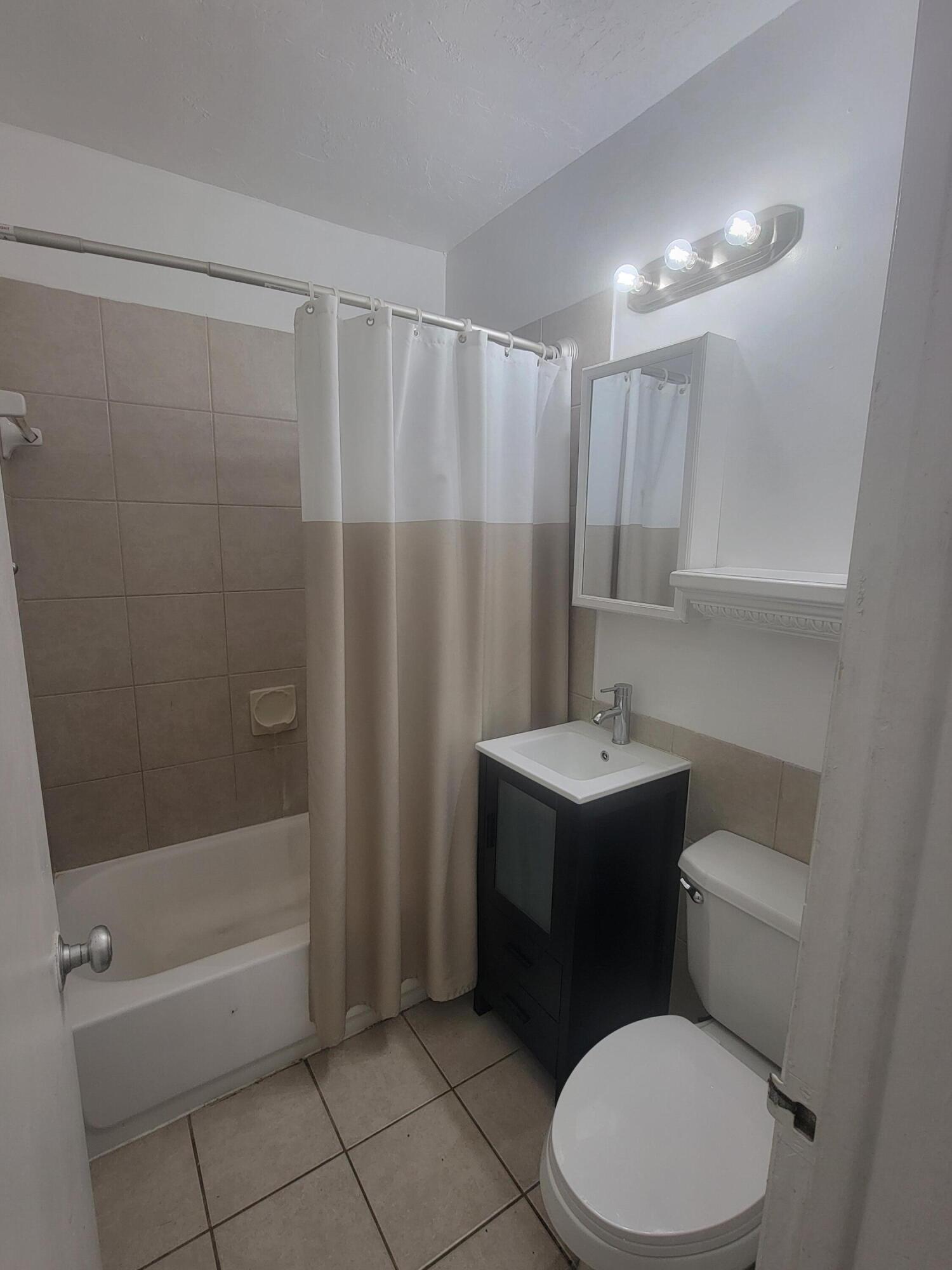 PEMBROKE ARMS CONDO APTS INC - Residential Lease