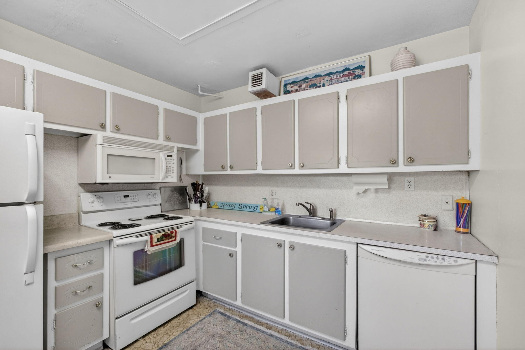 WELLINGTON CONDOS - Residential