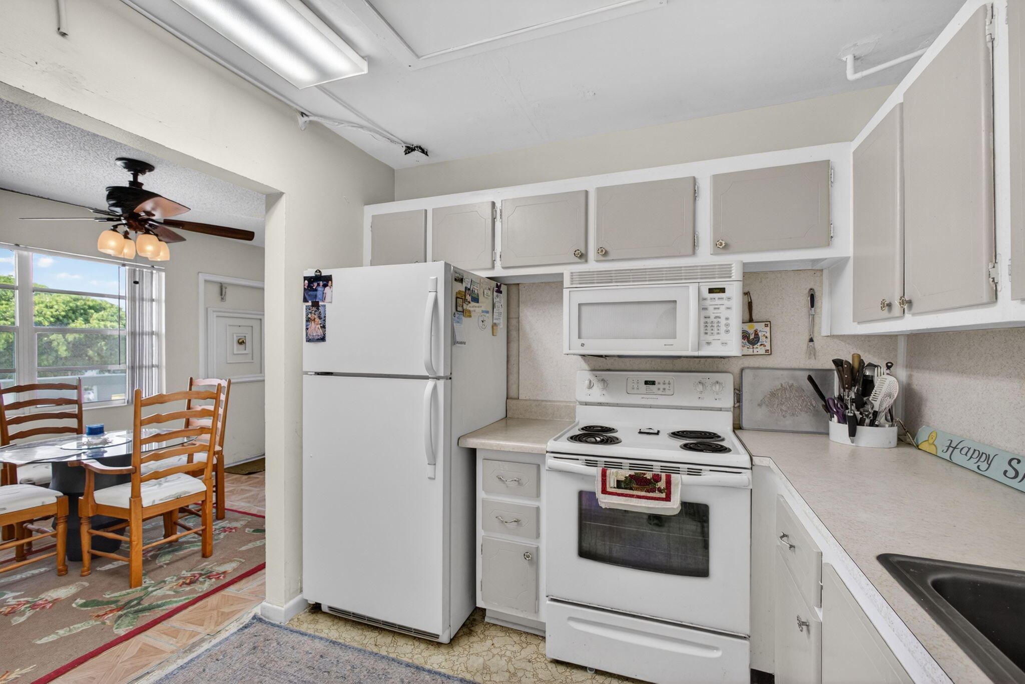 WELLINGTON CONDOS - Residential