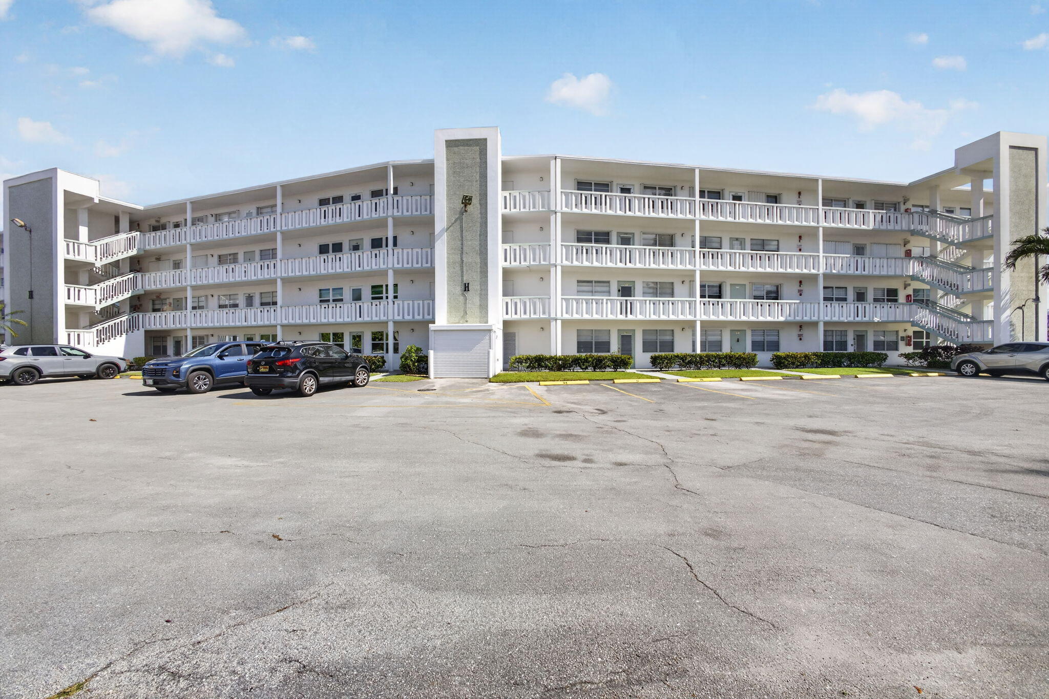 WELLINGTON CONDOS - Residential