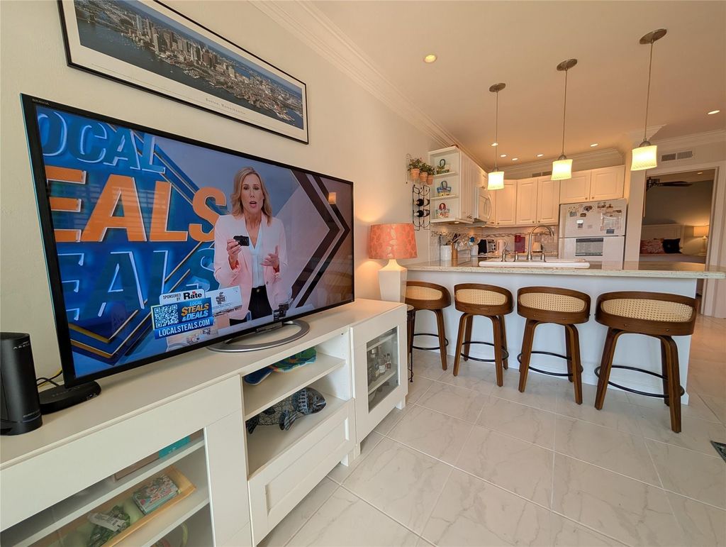 Photo of 2808 NE 33rd Court #101, Fort Lauderdale, FL 33306 (MLS # F10536097)