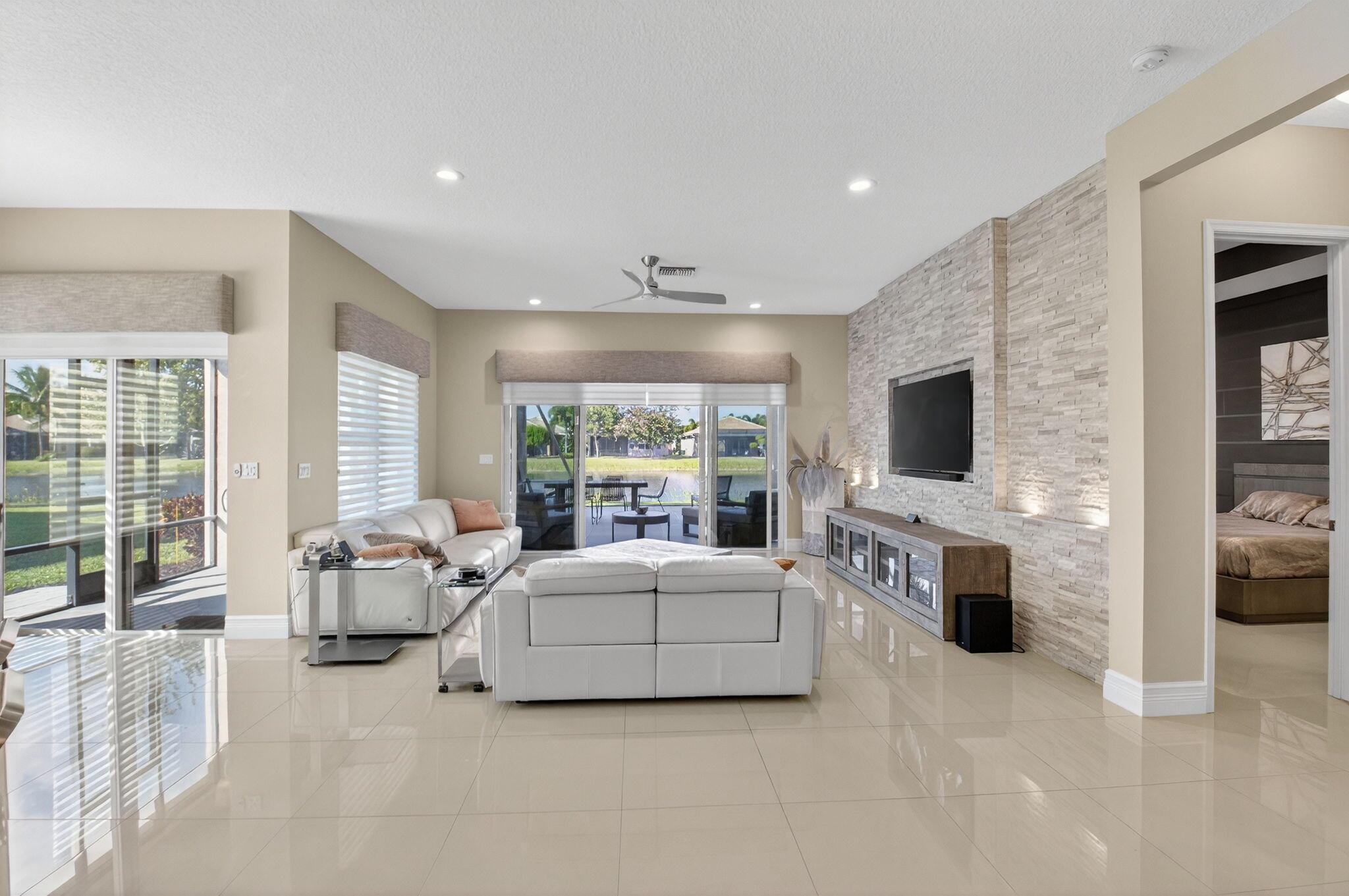 VALENCIA COVE AGR PUD PL - Residential