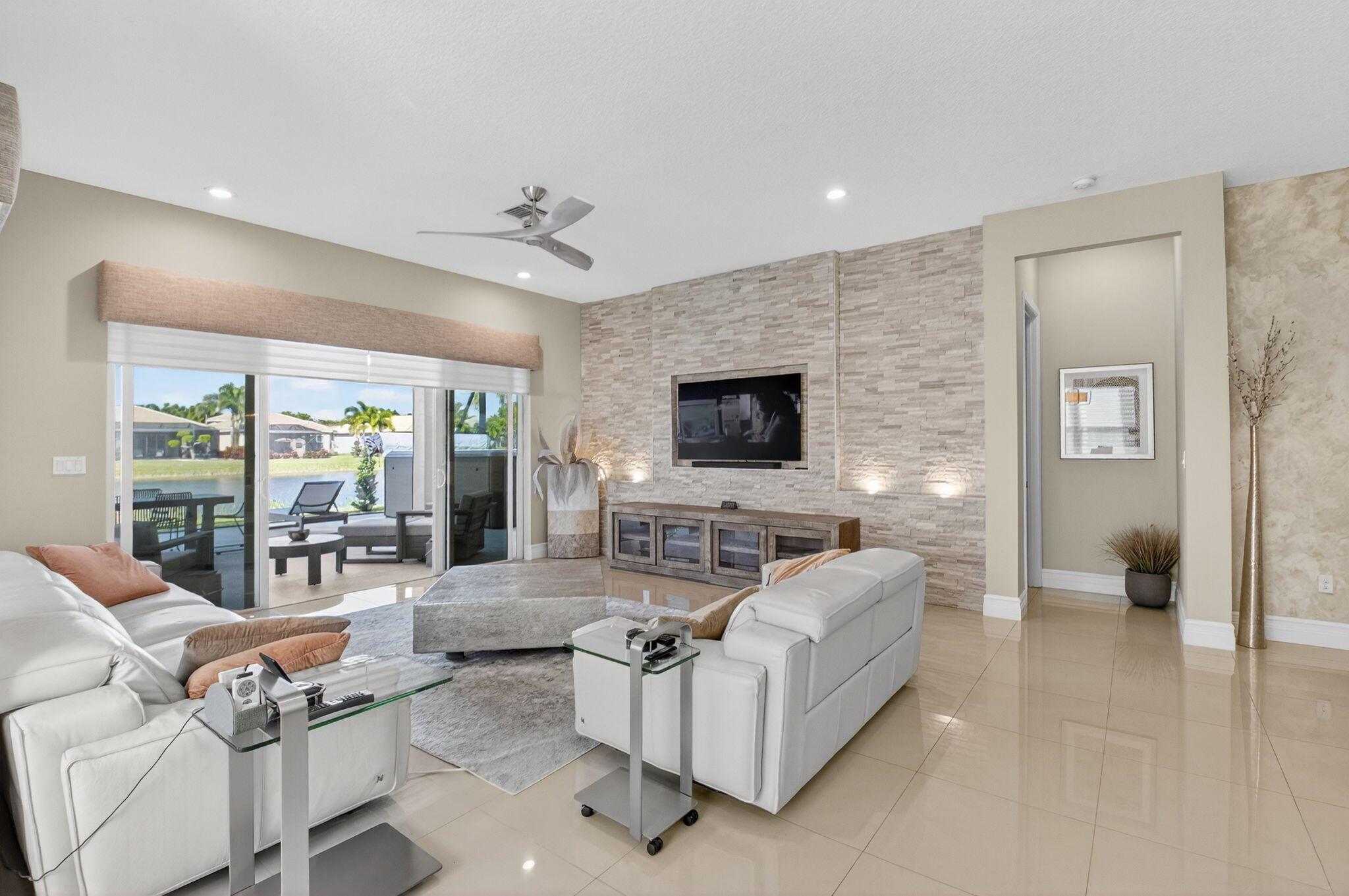 VALENCIA COVE AGR PUD PL - Residential