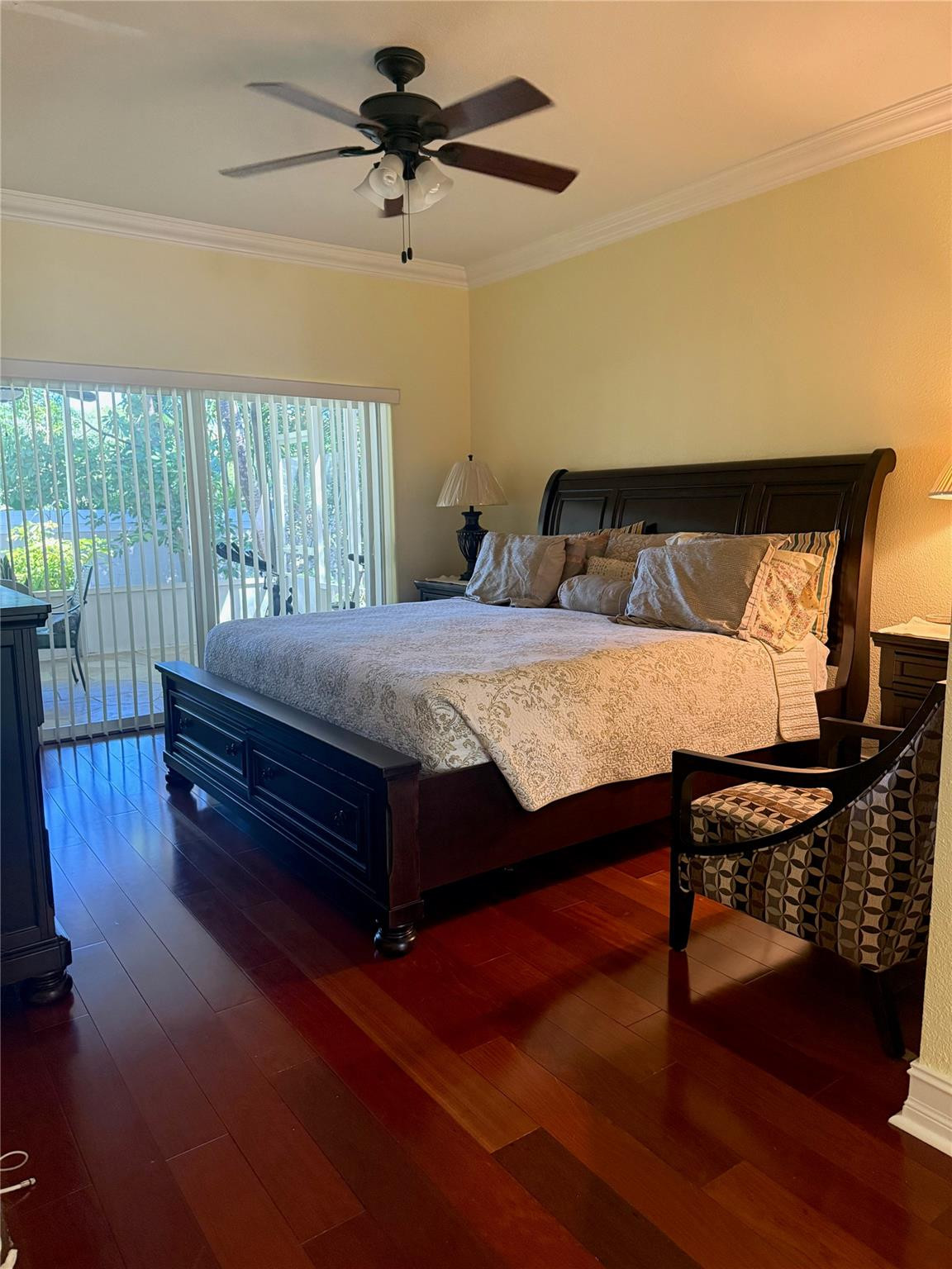 Oak Wood 80-39 B - Residential