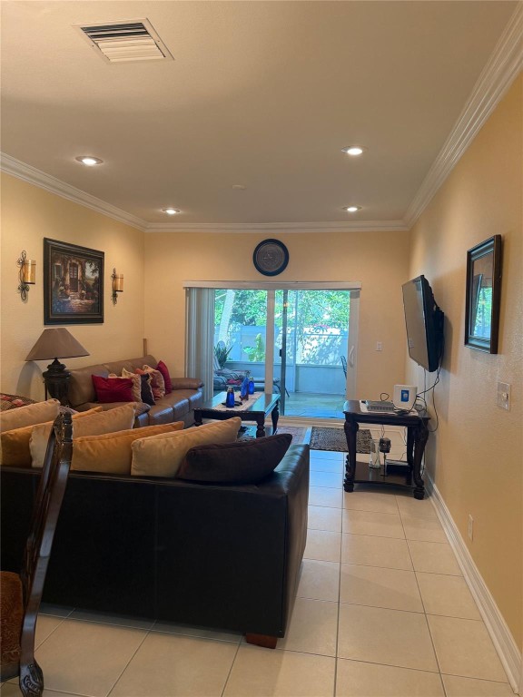 Oak Wood 80-39 B - Residential