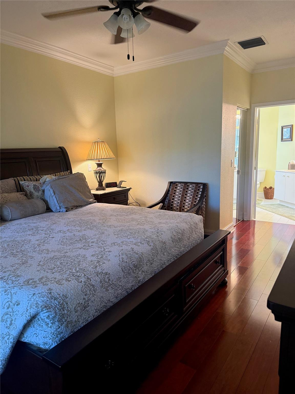 Oak Wood 80-39 B - Residential