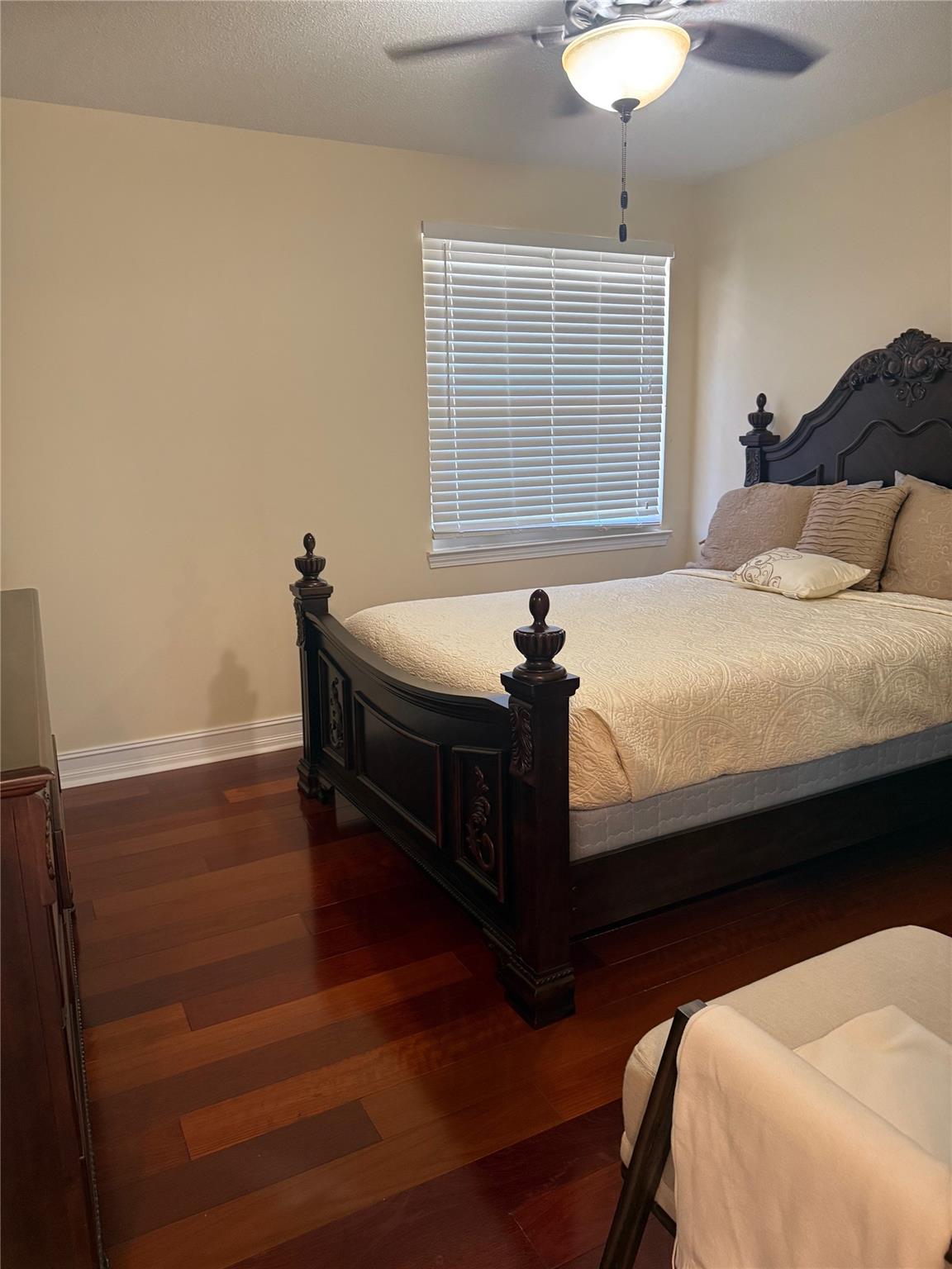 Oak Wood 80-39 B - Residential