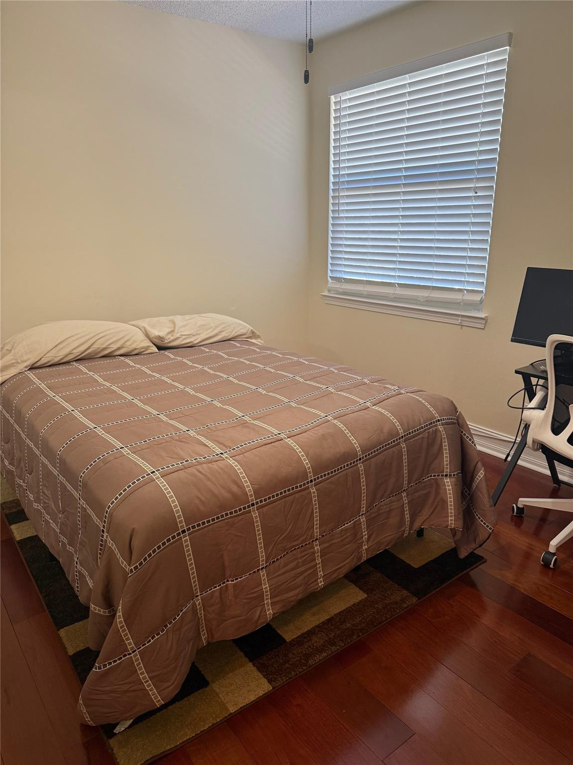 Oak Wood 80-39 B - Residential