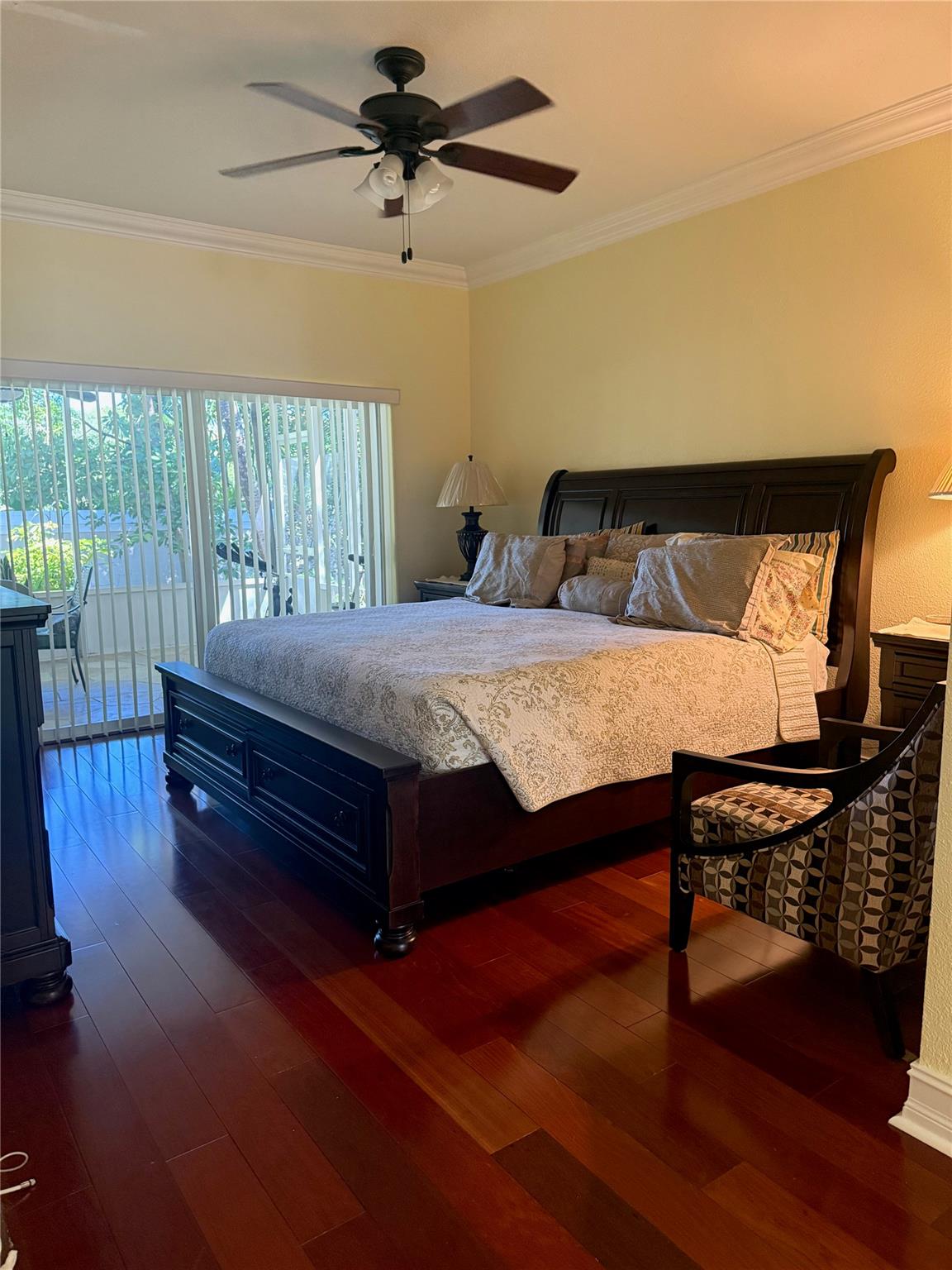 Oak Wood 80-39 B - Residential