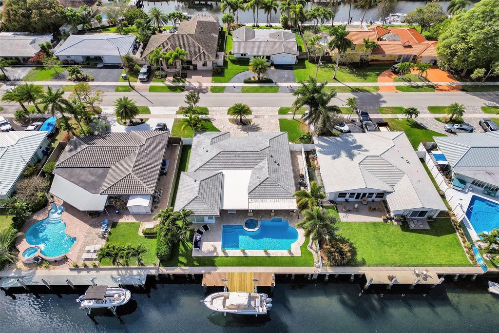 Photo of 400 SE 5th Terrace, Pompano Beach, FL 33060 (MLS # F10555693)