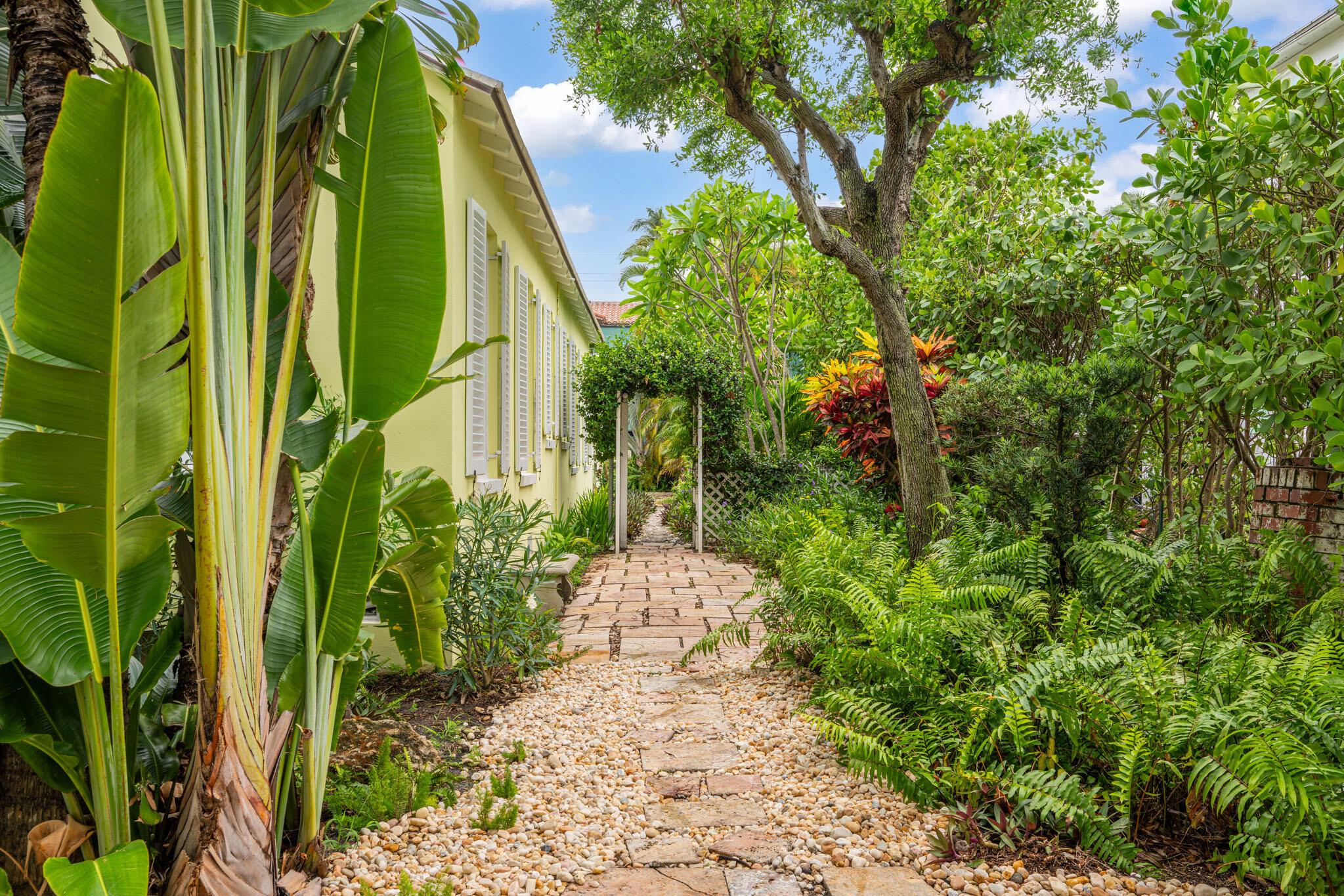 POINCIANA PARK 2ND ADD - Residential Lease