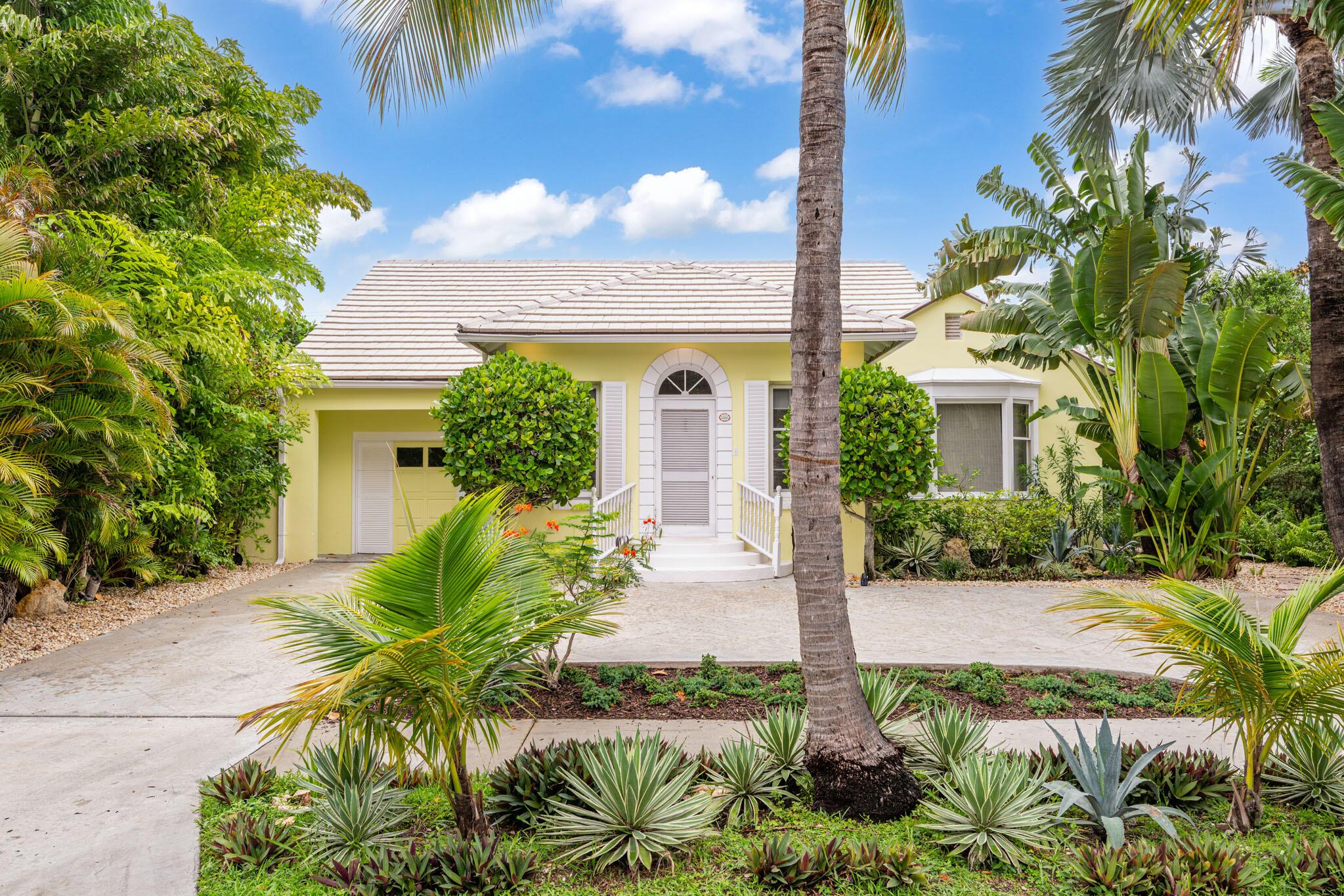Lovey One story Bermuda , Palm Beach Island house with high ceilings, Terrazzo and Hardwoodfloors and lots of charm. Upper finished off bedroom above the kitchen for children or staff. Located on one ofthe ''Sea streets ''featuring a private large pool in the back with spacious tropical seating. Reminiscent of OldPalm Beach.