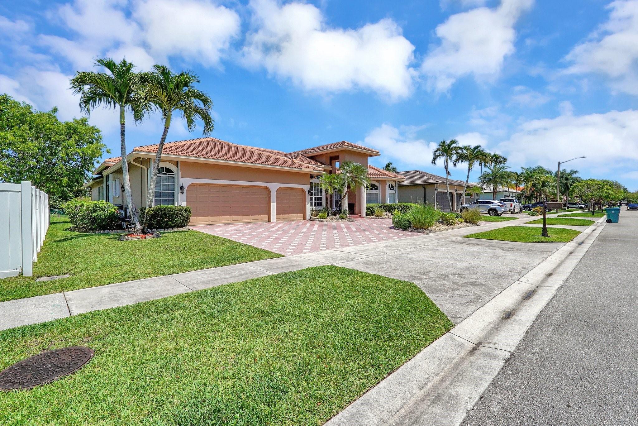 3740 NW 89th Way