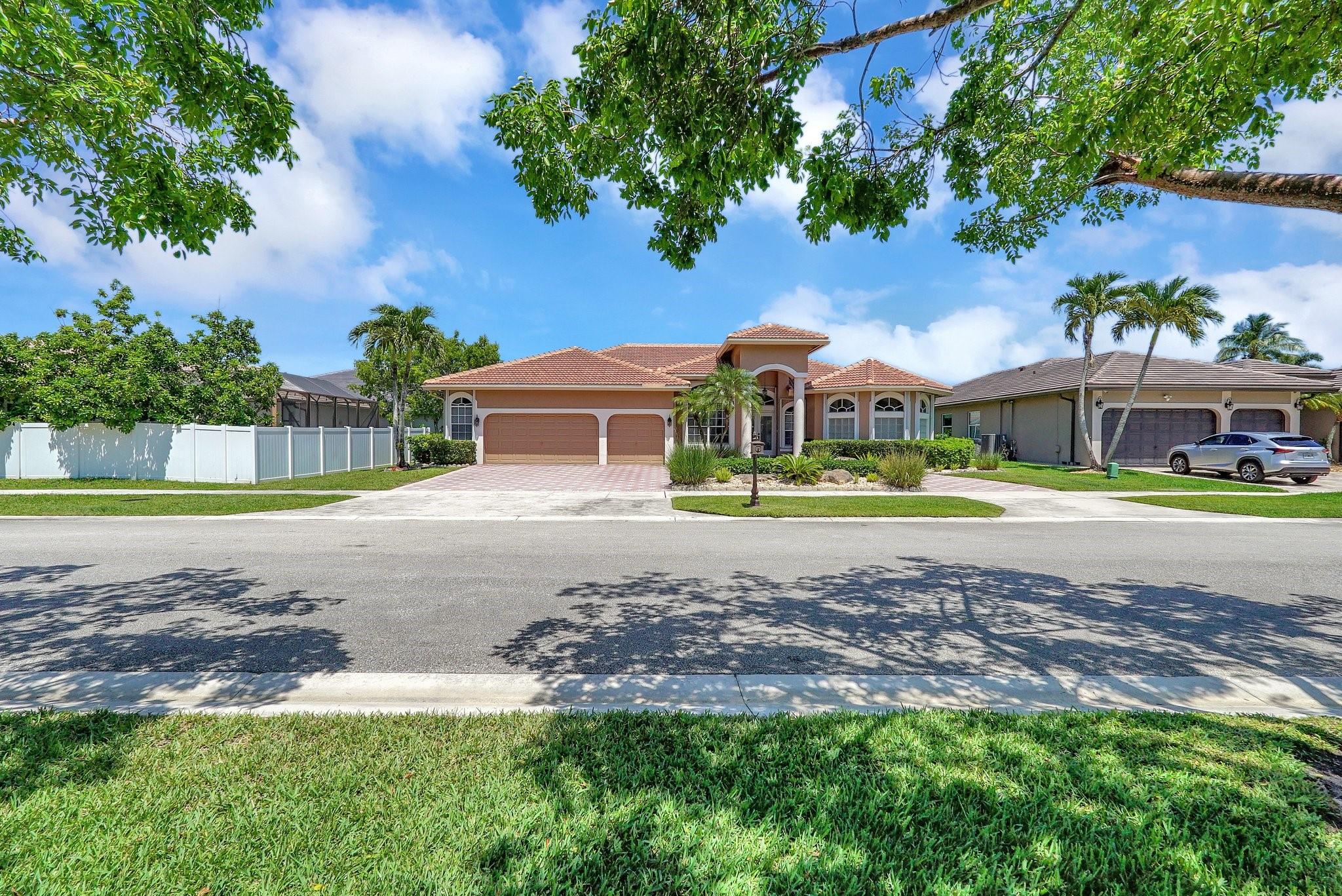 3740 NW 89th Way