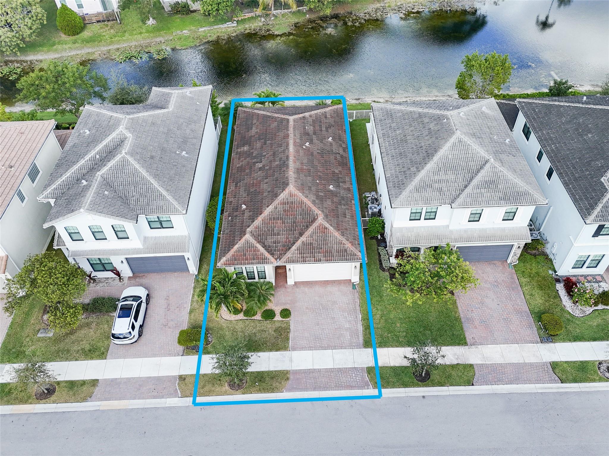 Coral Lago - Residential