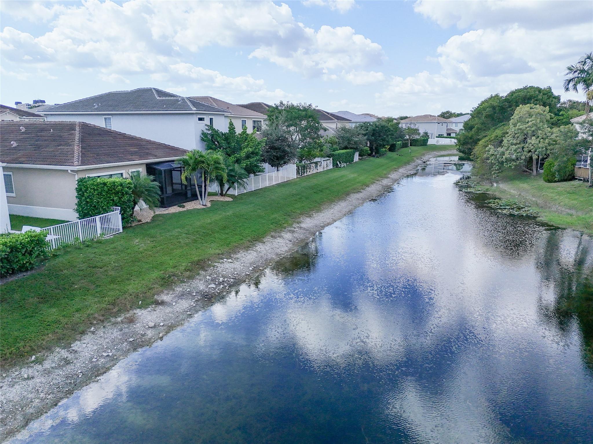 Coral Lago - Residential