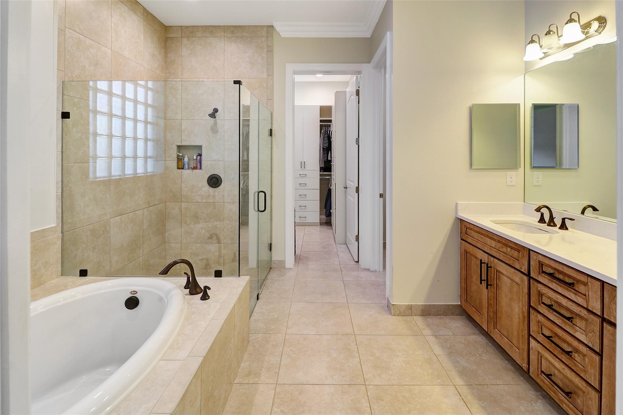 Coral Lago - Residential