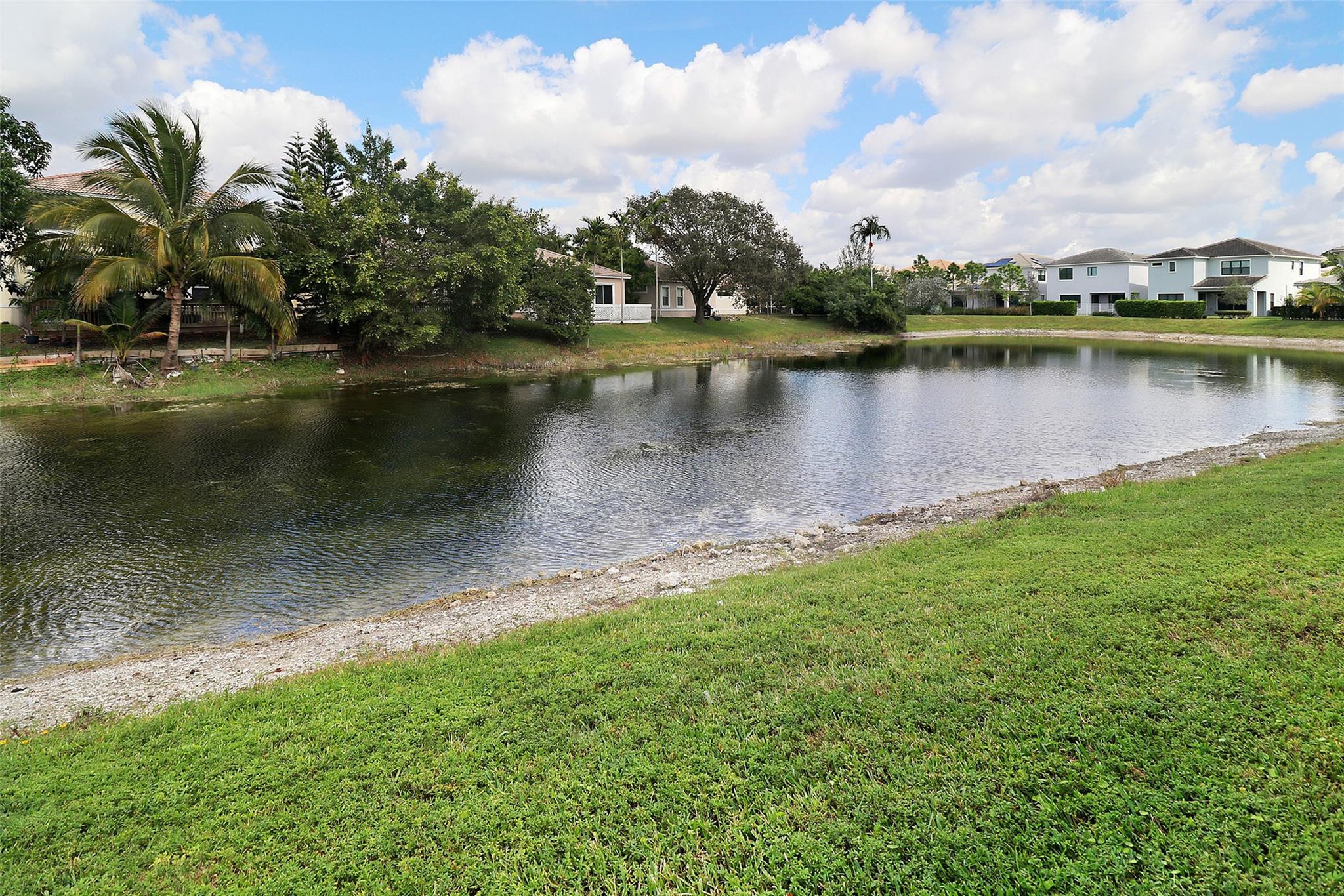 Coral Lago - Residential