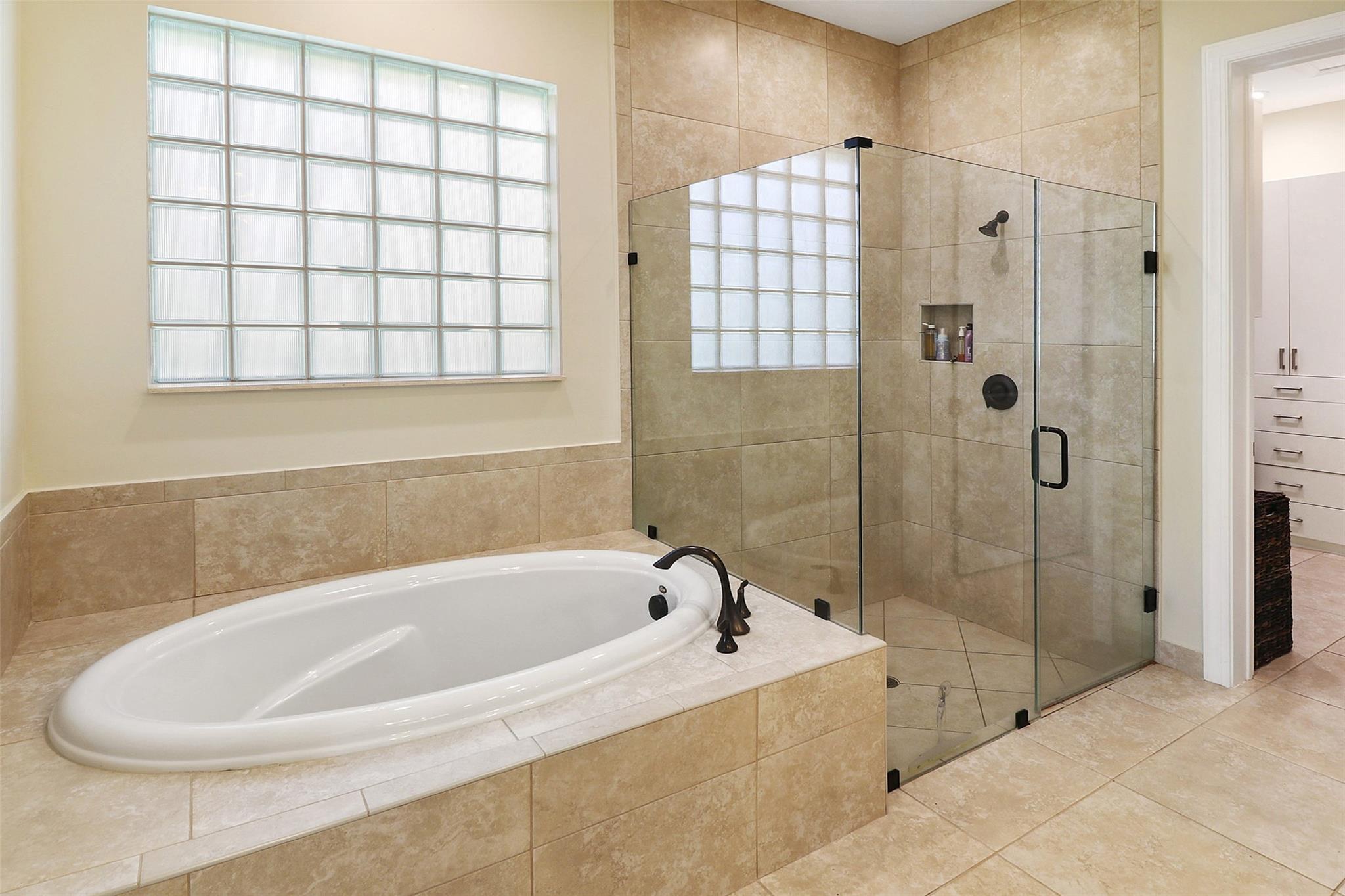 Coral Lago - Residential