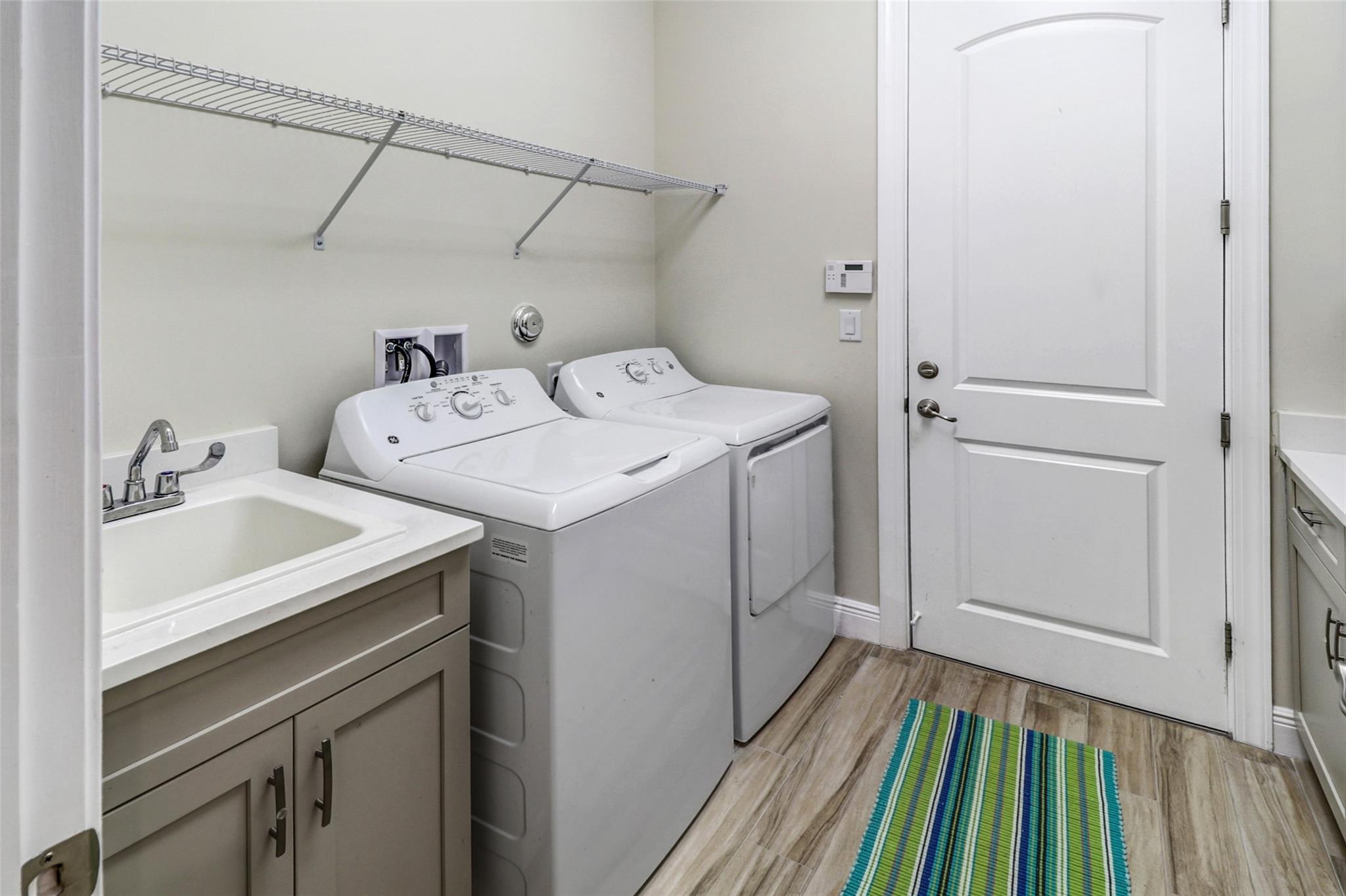 Coral Lago - Residential