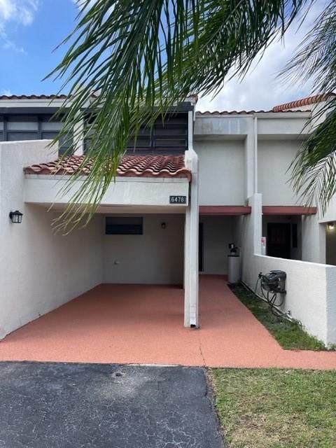 Townhouse in Lauderhill FL 6478 Racquet Club Dr Dr.jpg