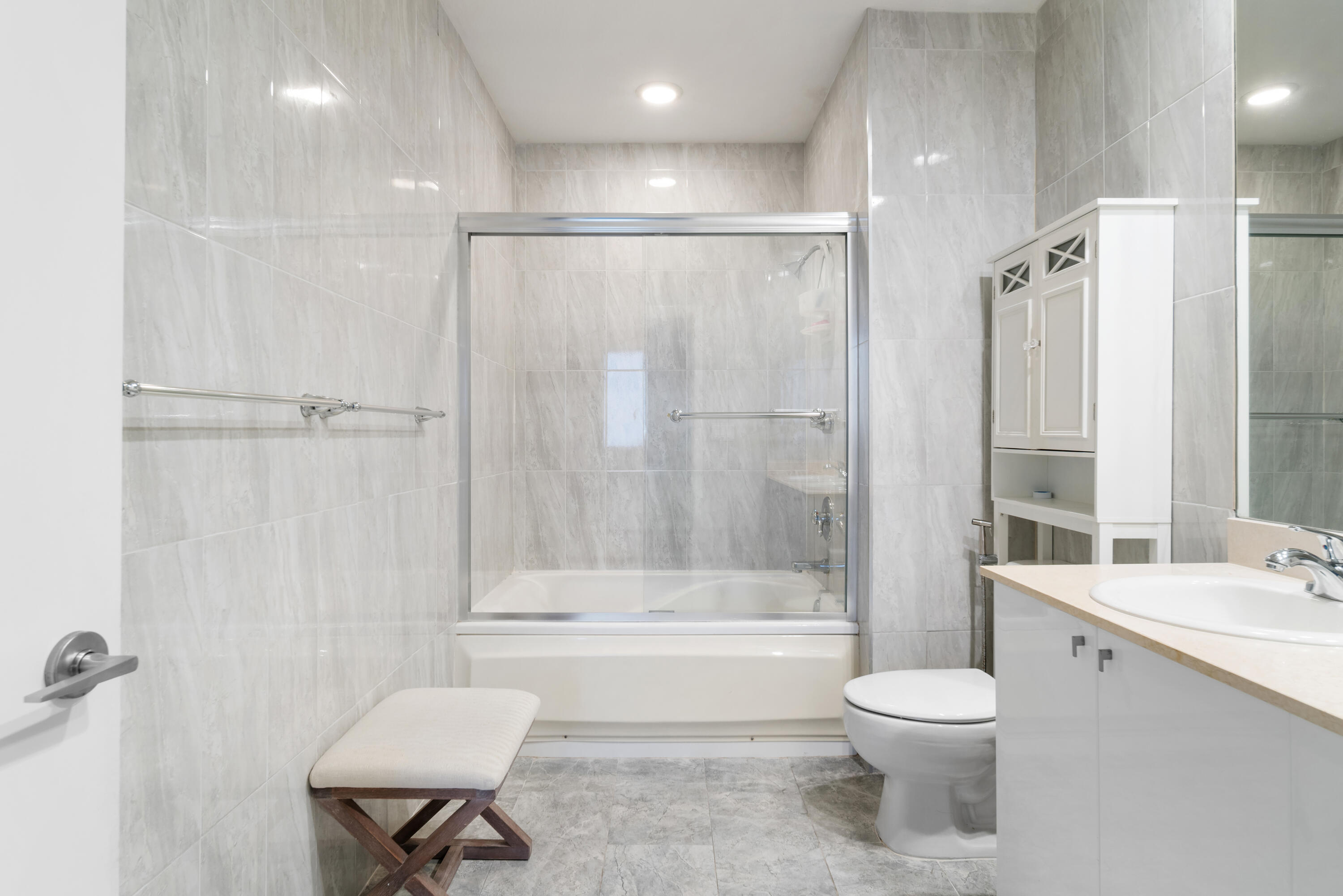 SLADE CONDO - Residential Lease