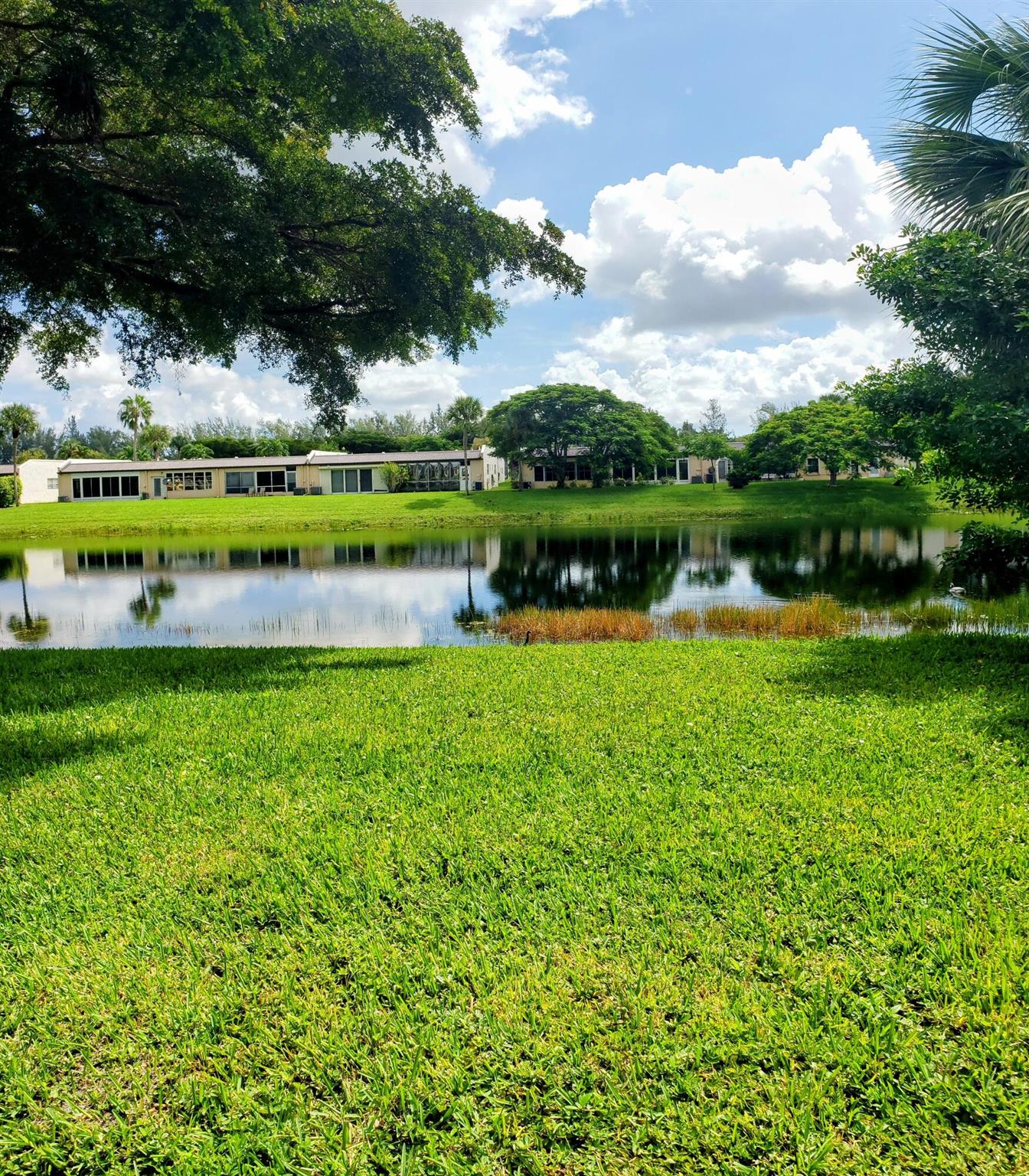 116 Golden Lakes Boulevard