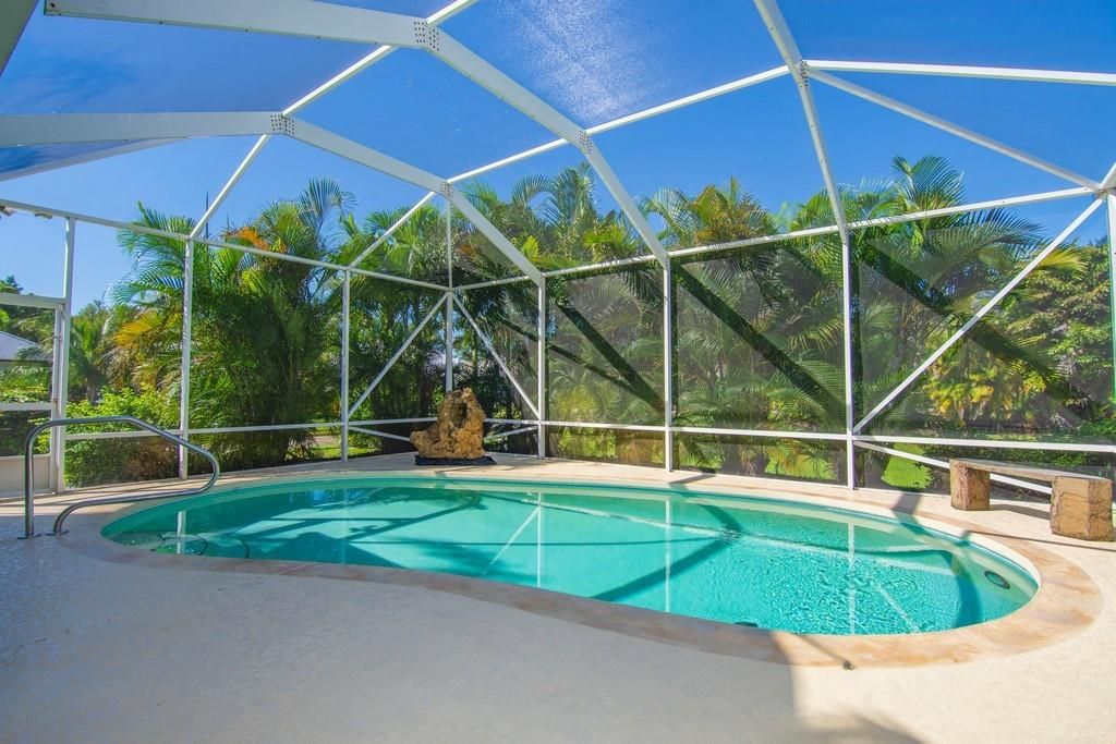 Photo of 525 46th Ct, Vero Beach, FL 32968 (MLS # F10533210)