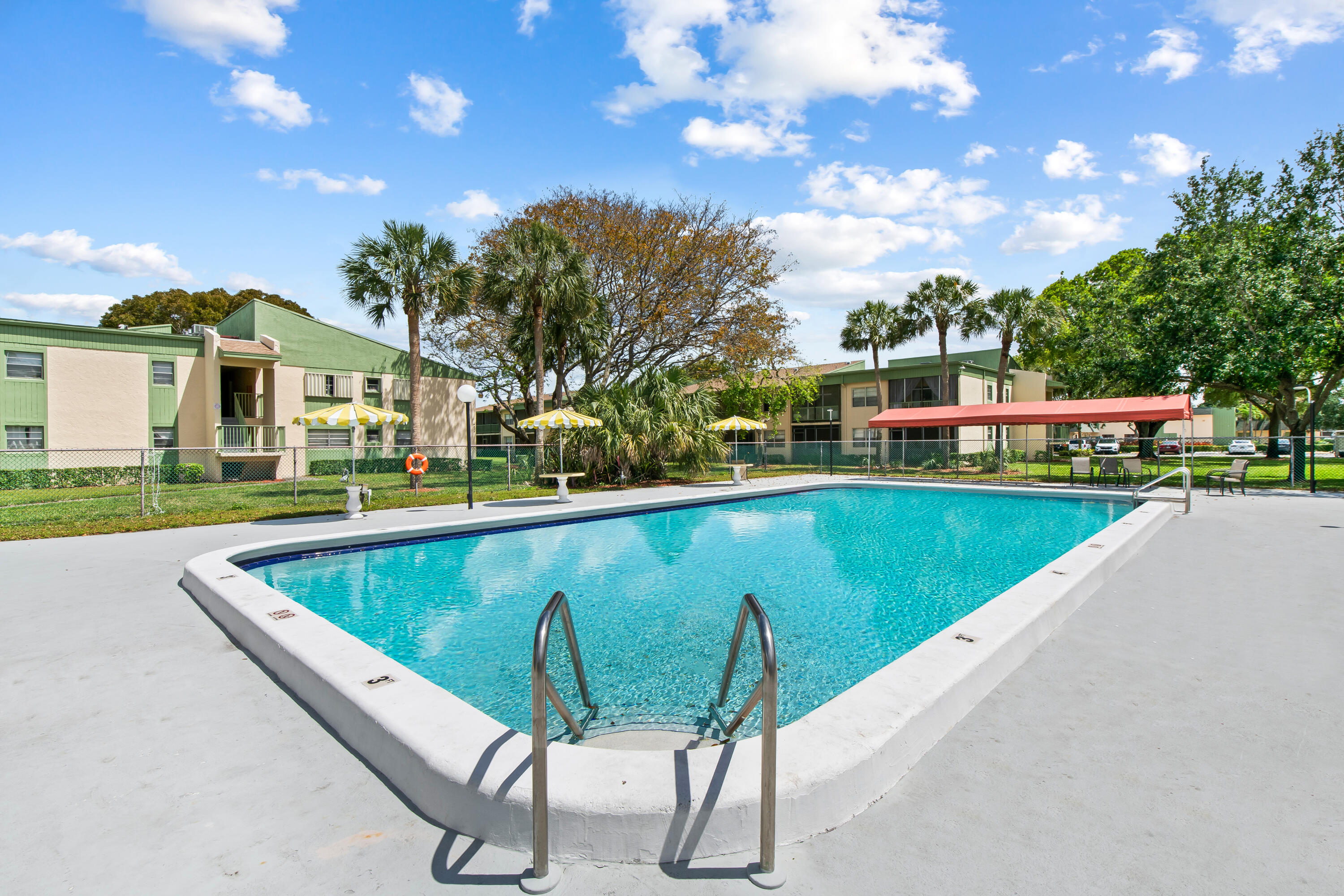 RAMBLEWOOD EAST CONDO - Residential