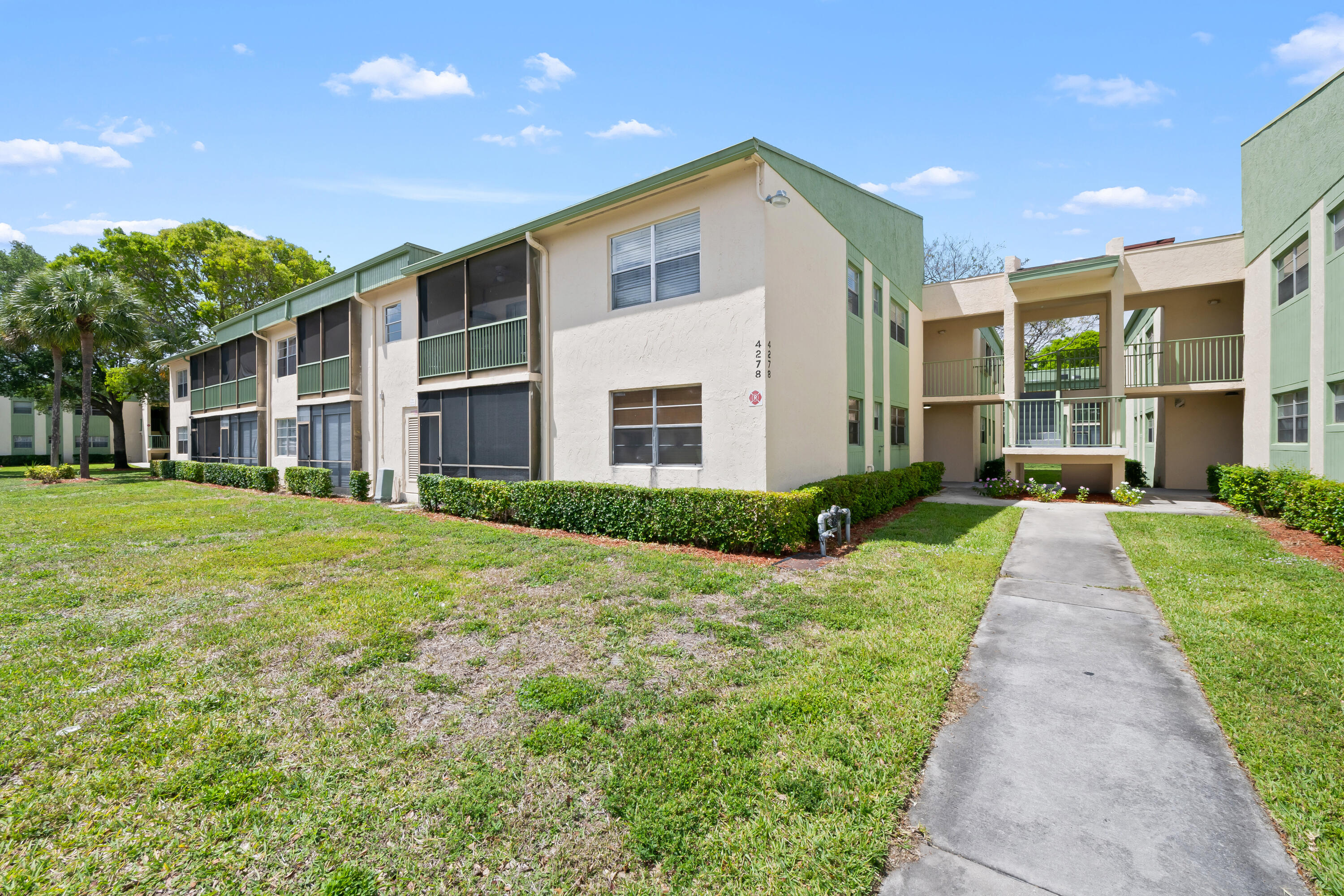 RAMBLEWOOD EAST CONDO - Residential