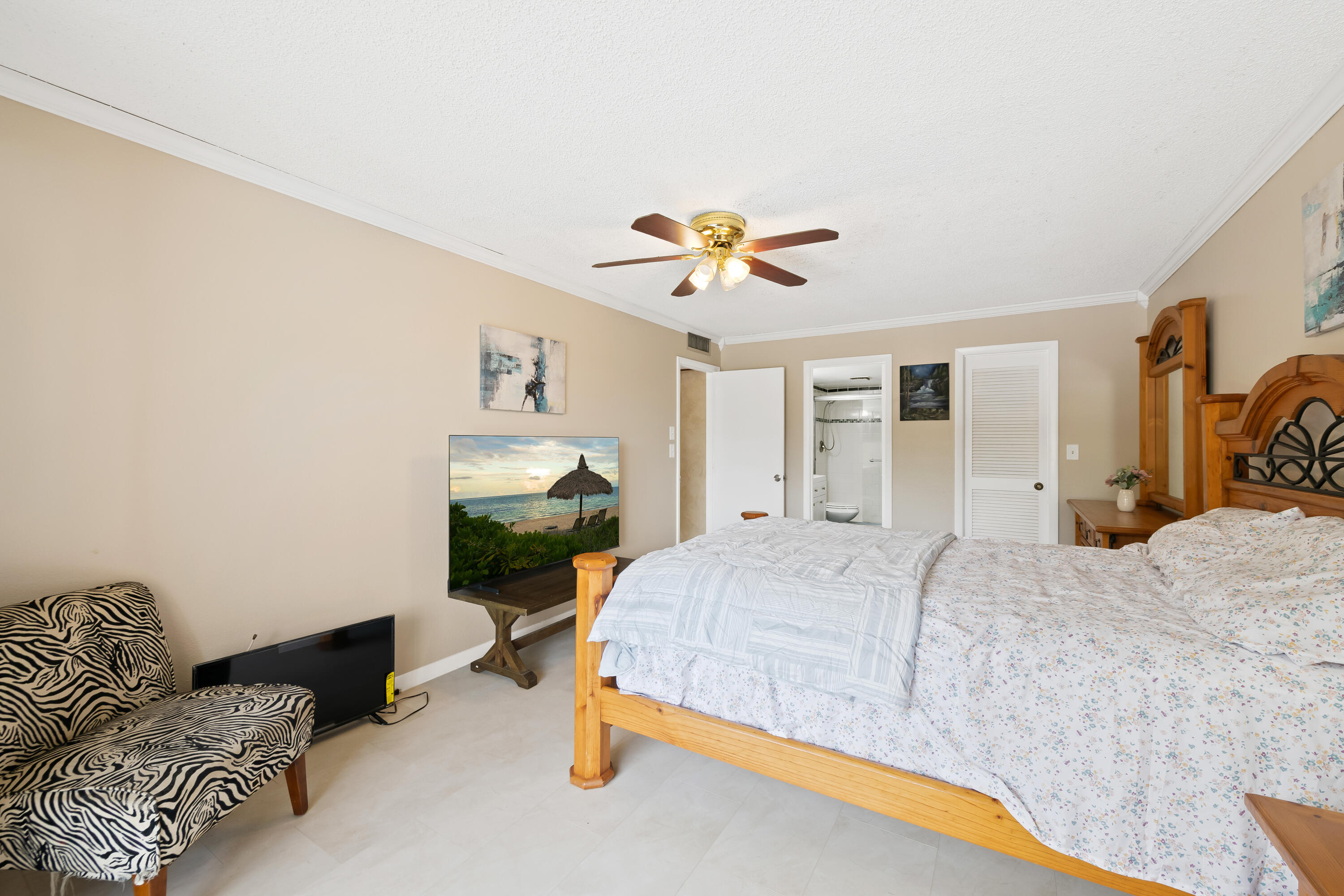 RAMBLEWOOD EAST CONDO - Residential