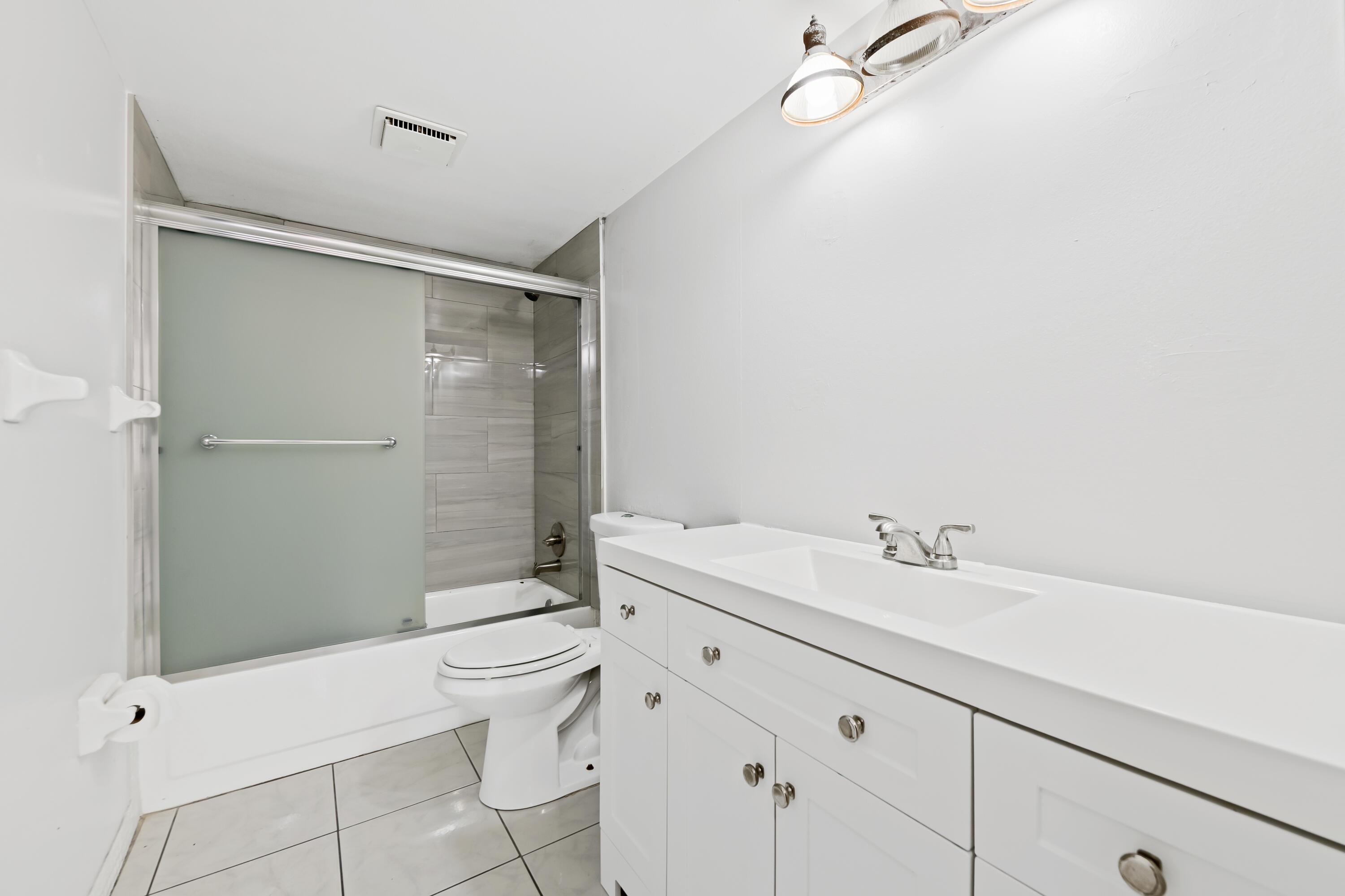 RAMBLEWOOD EAST CONDO - Residential