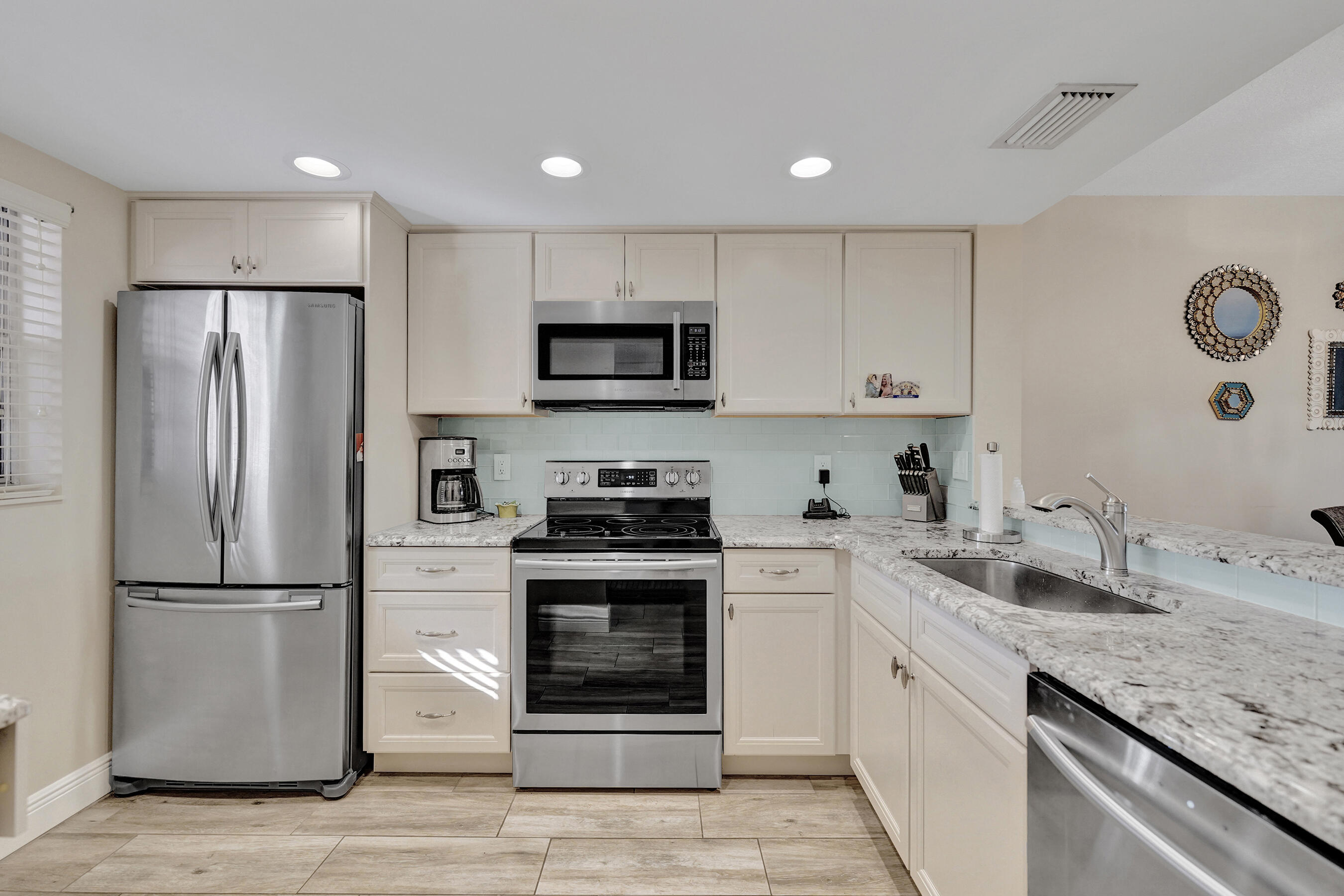 9501 Seagrape Drive 404