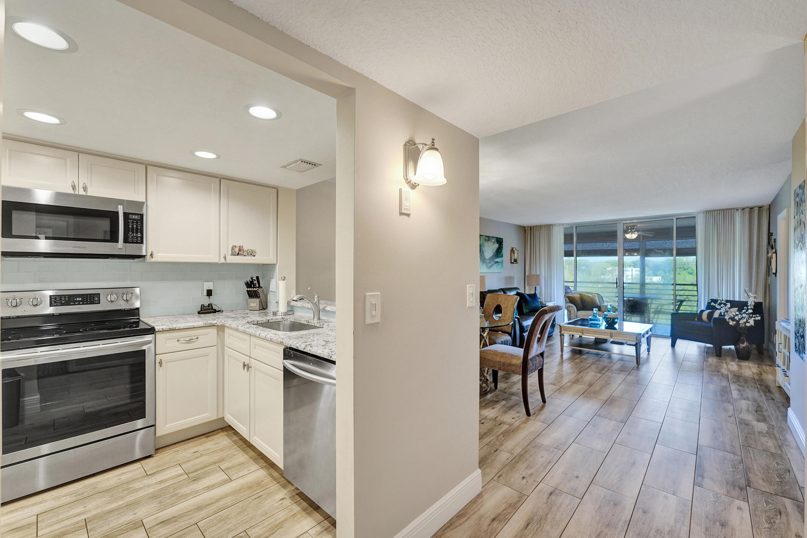 9501 Seagrape Drive 404