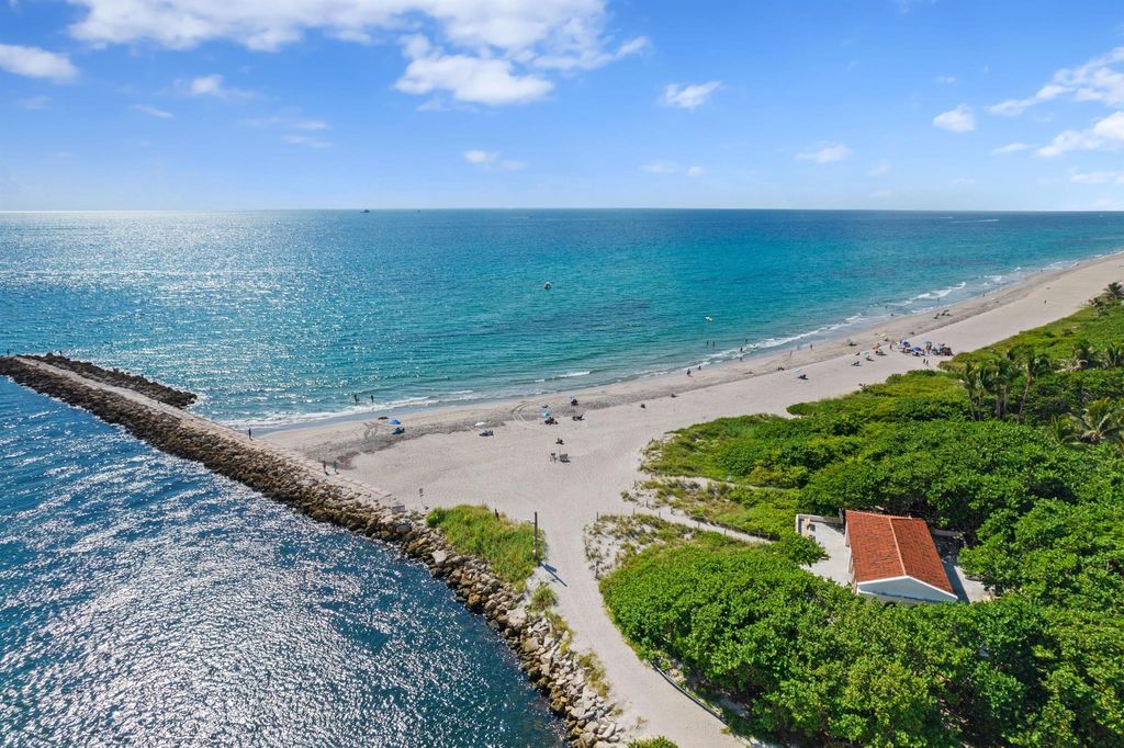 Photo of 1001 E Camino Real 2030 Real #2030, Boca Raton, FL 33432 (MLS # R11078964)