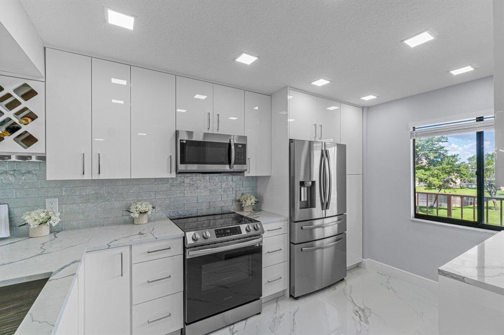 HUNTINGTON LAKES SEC TWO - Residential