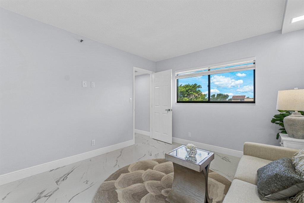 HUNTINGTON LAKES SEC TWO - Residential